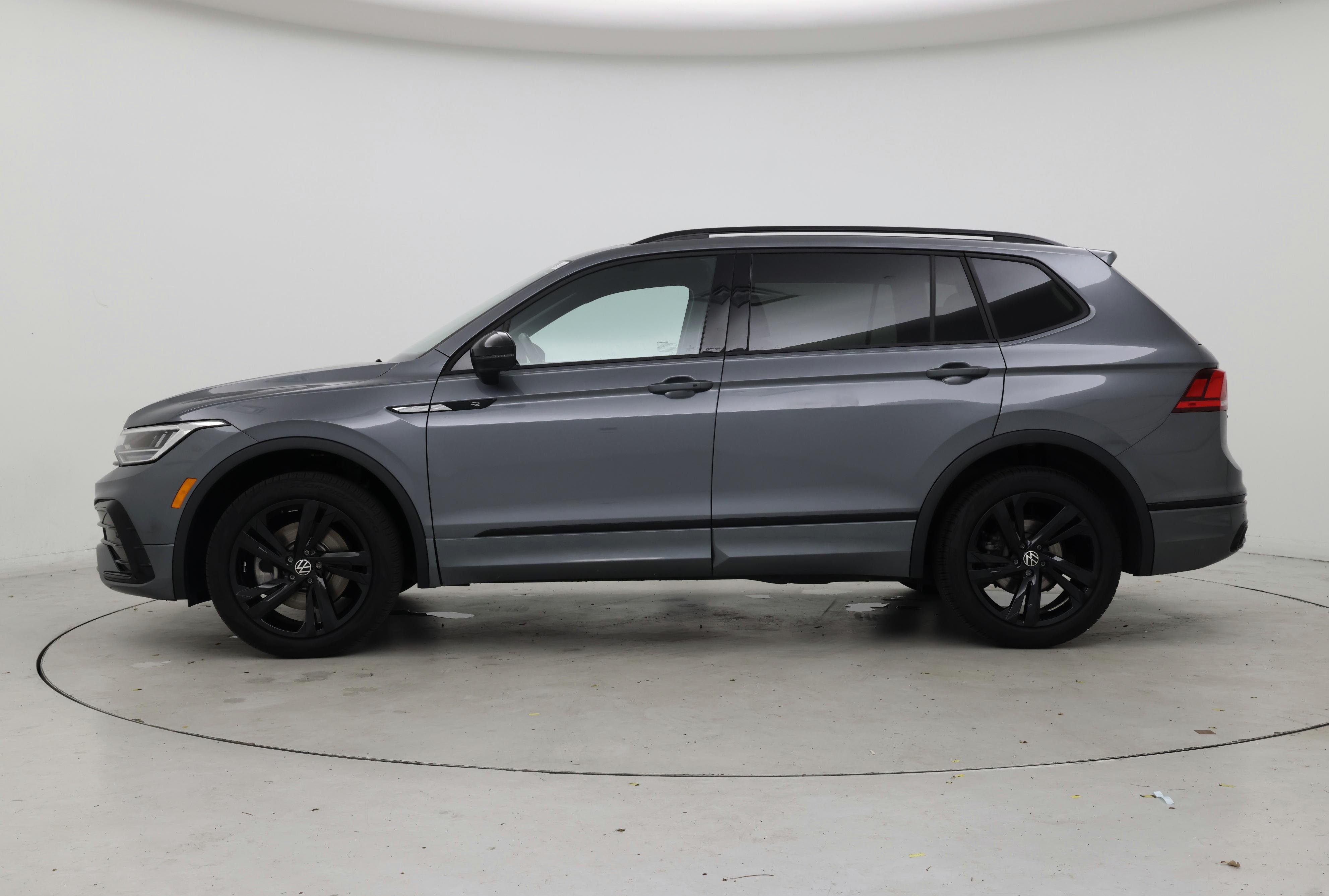 Thumbnail: 2024 Volkswagen Tiguan - 3