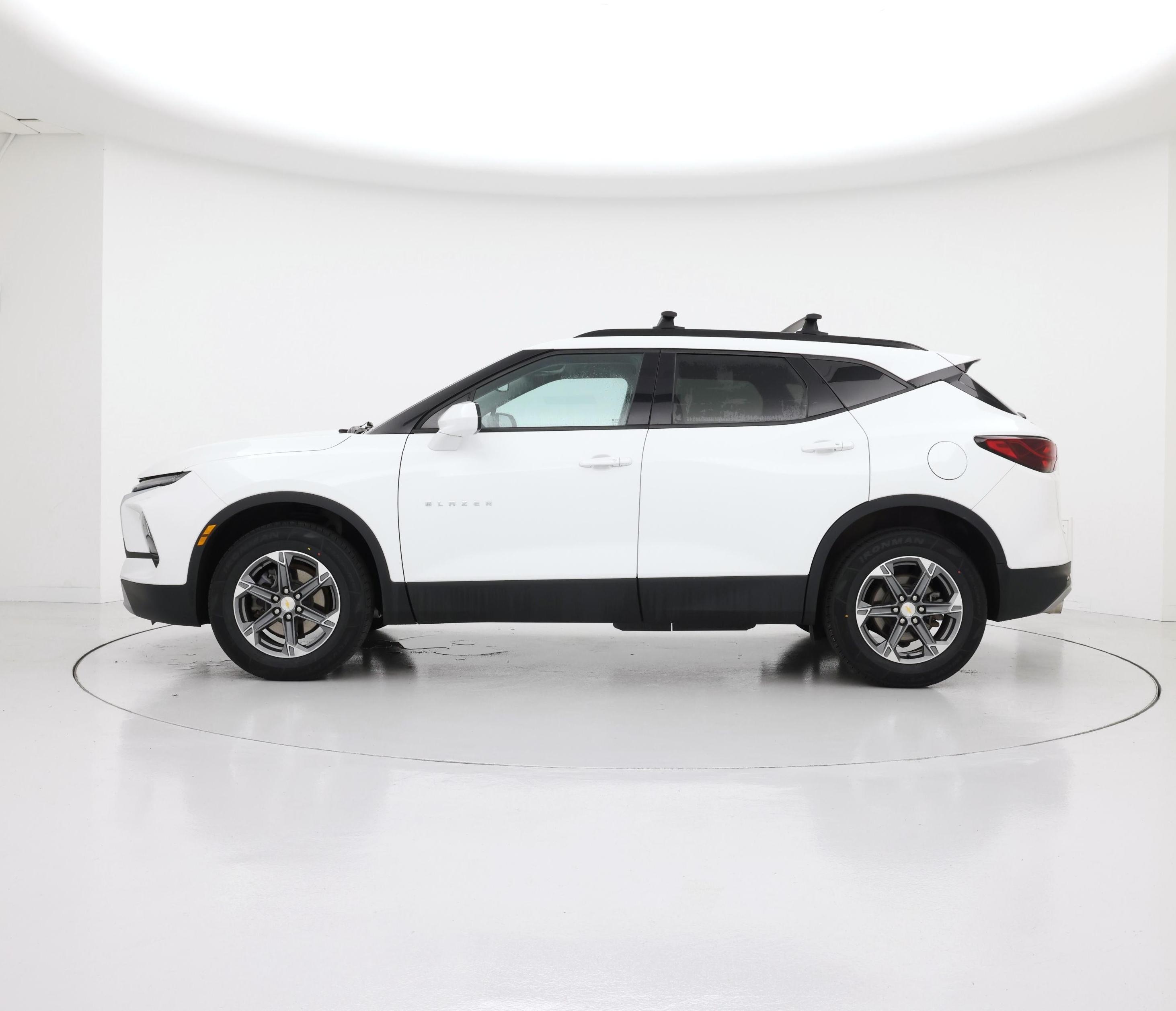 Thumbnail: 2023 Chevrolet Blazer - 3