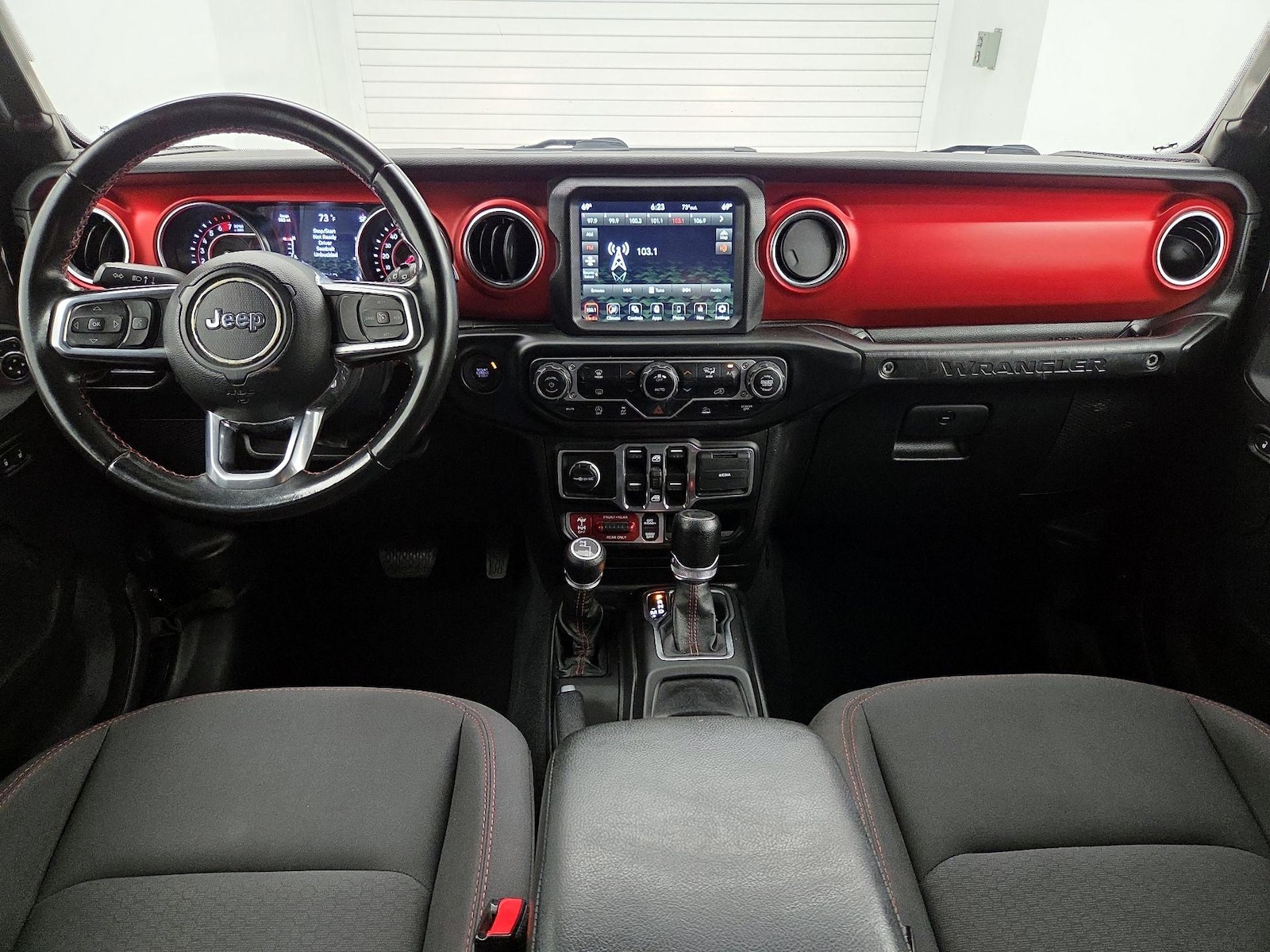 Apple CarPlay® & Android Auto™