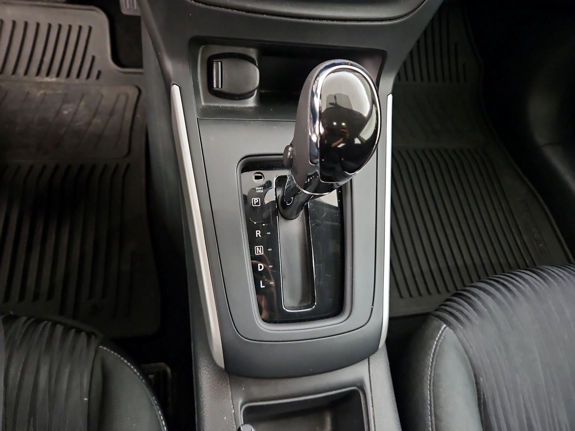 Thumbnail: 2019 Nissan Sentra - 17