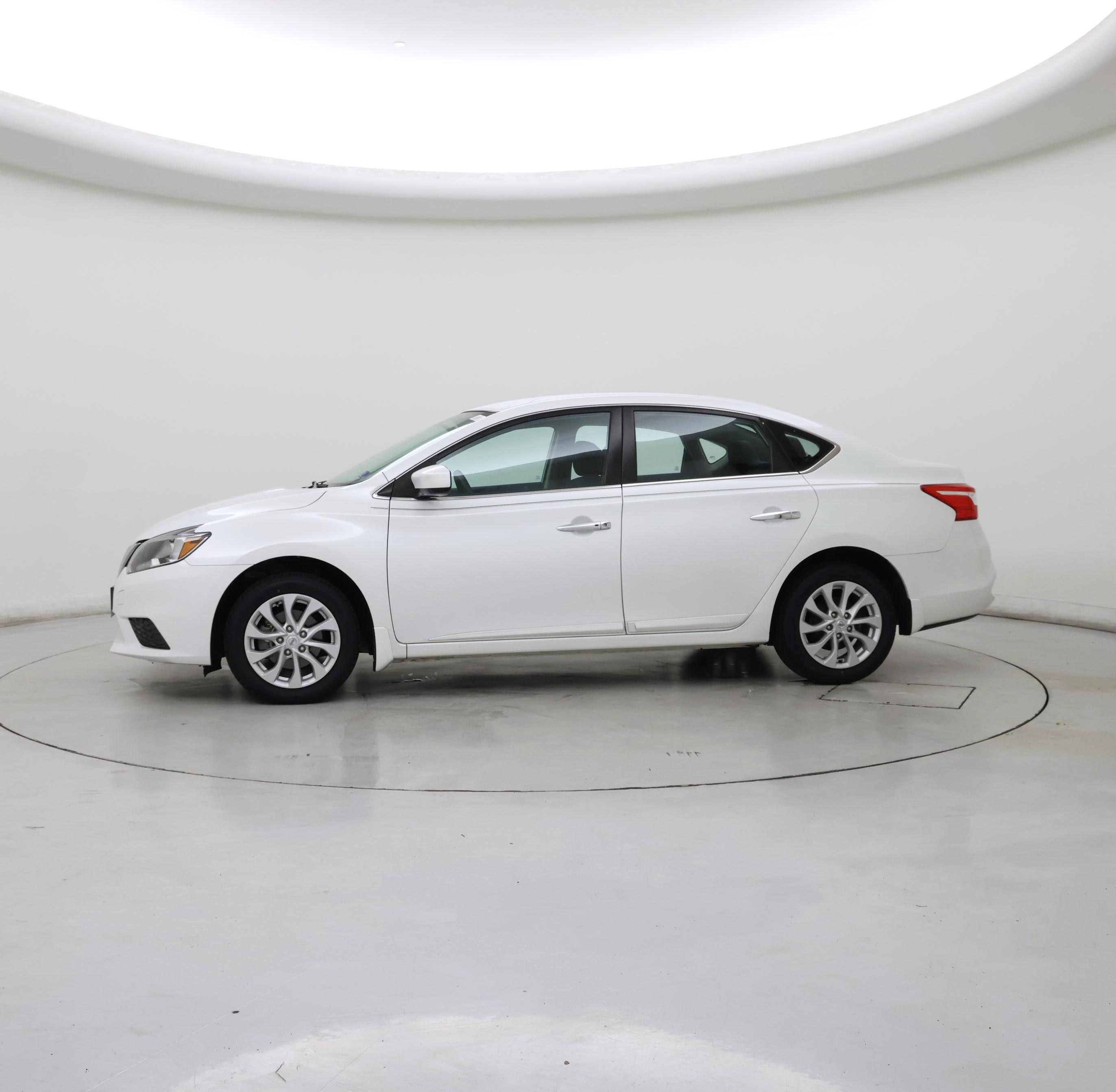Thumbnail: 2019 Nissan Sentra - 3