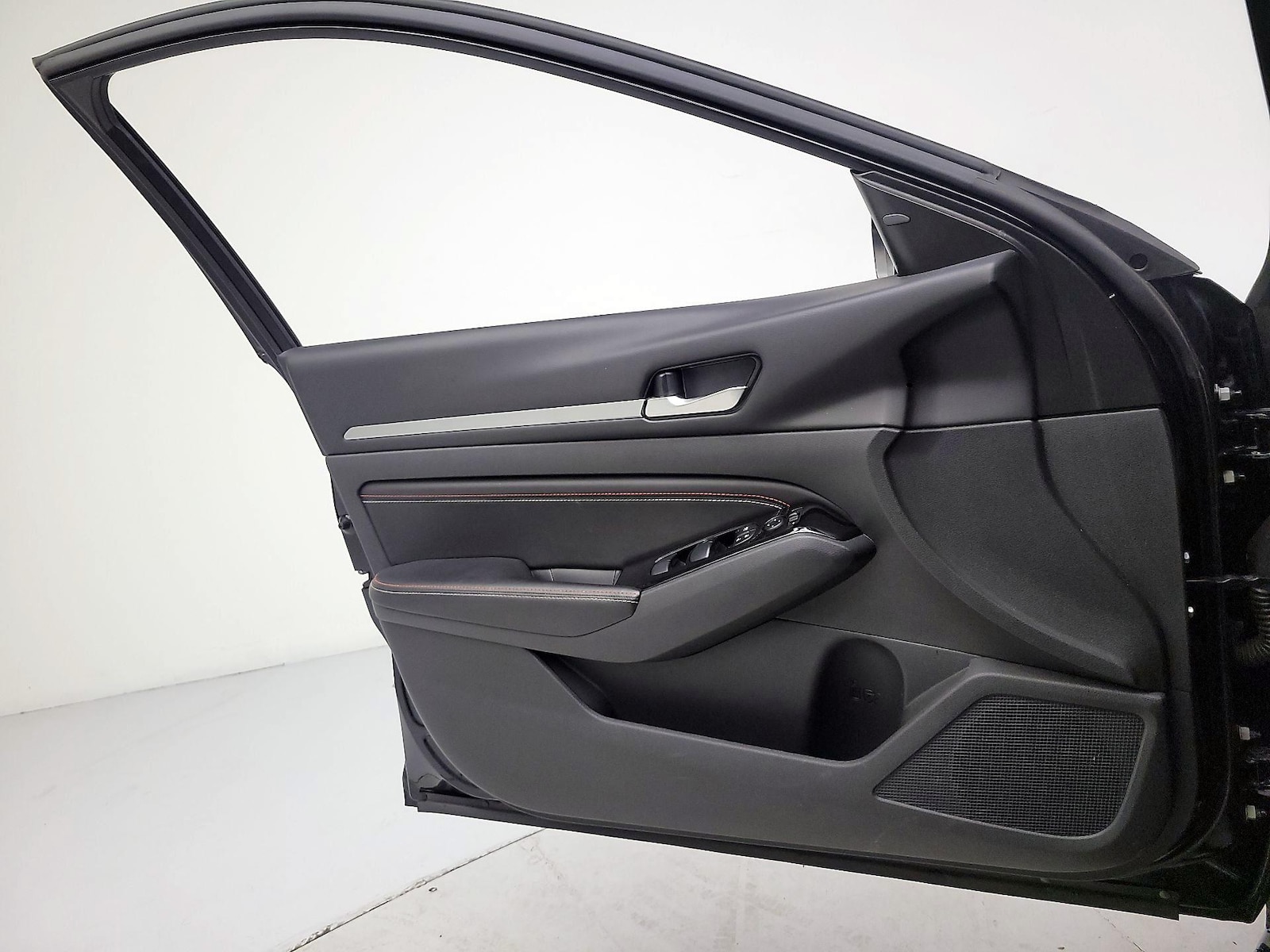 2023 Nissan Altima SR - Photo 13
