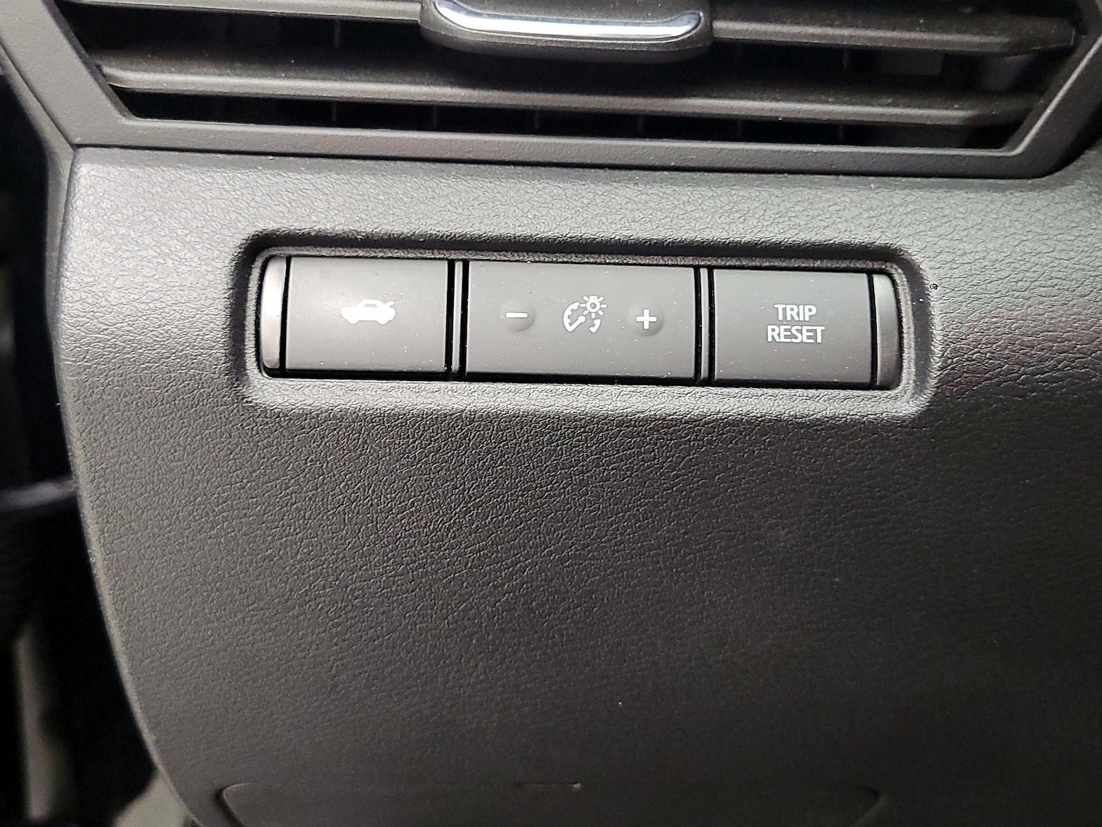 2023 Nissan Altima SR - Photo 14