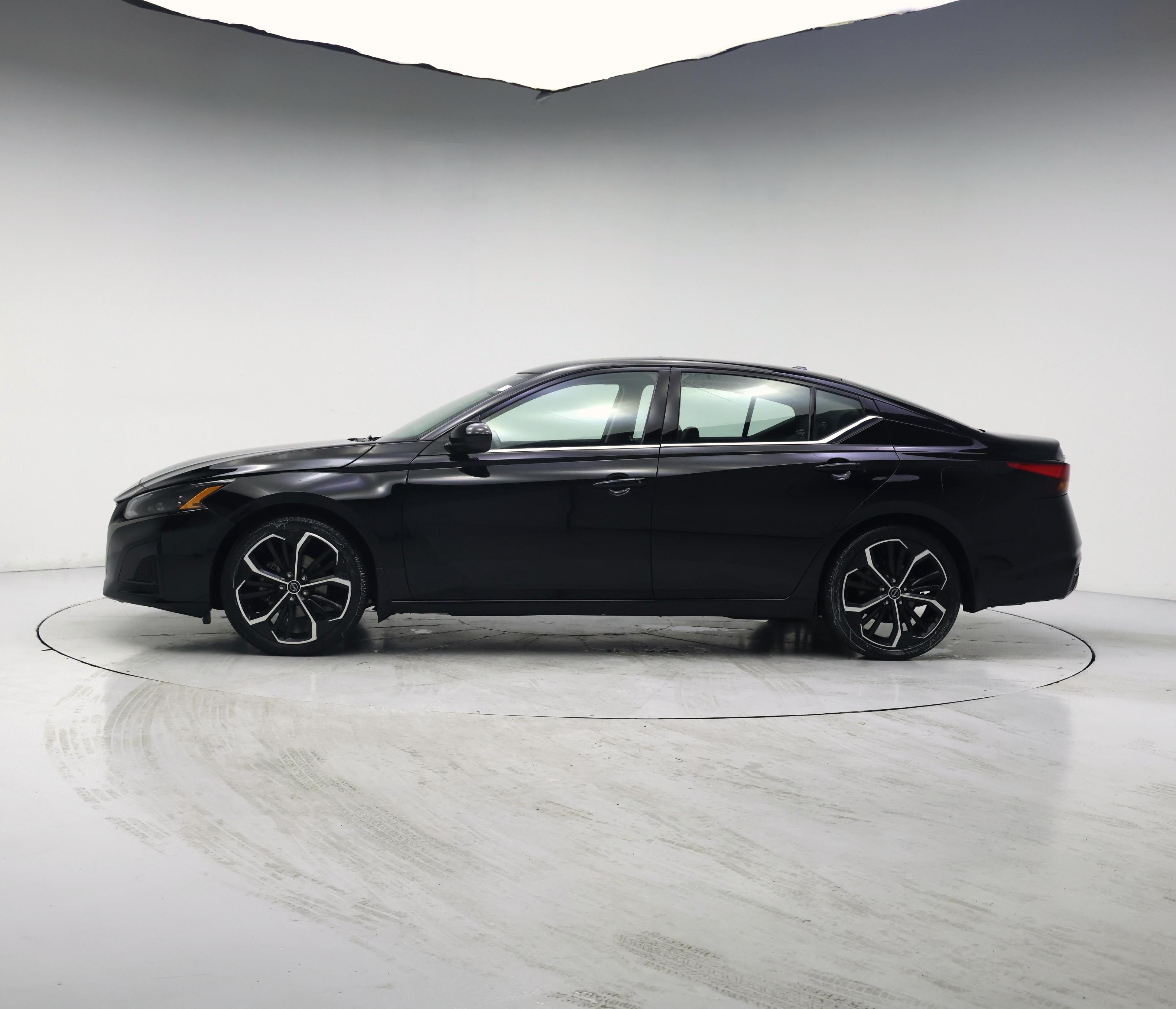 Thumbnail: 2023 Nissan Altima - 3