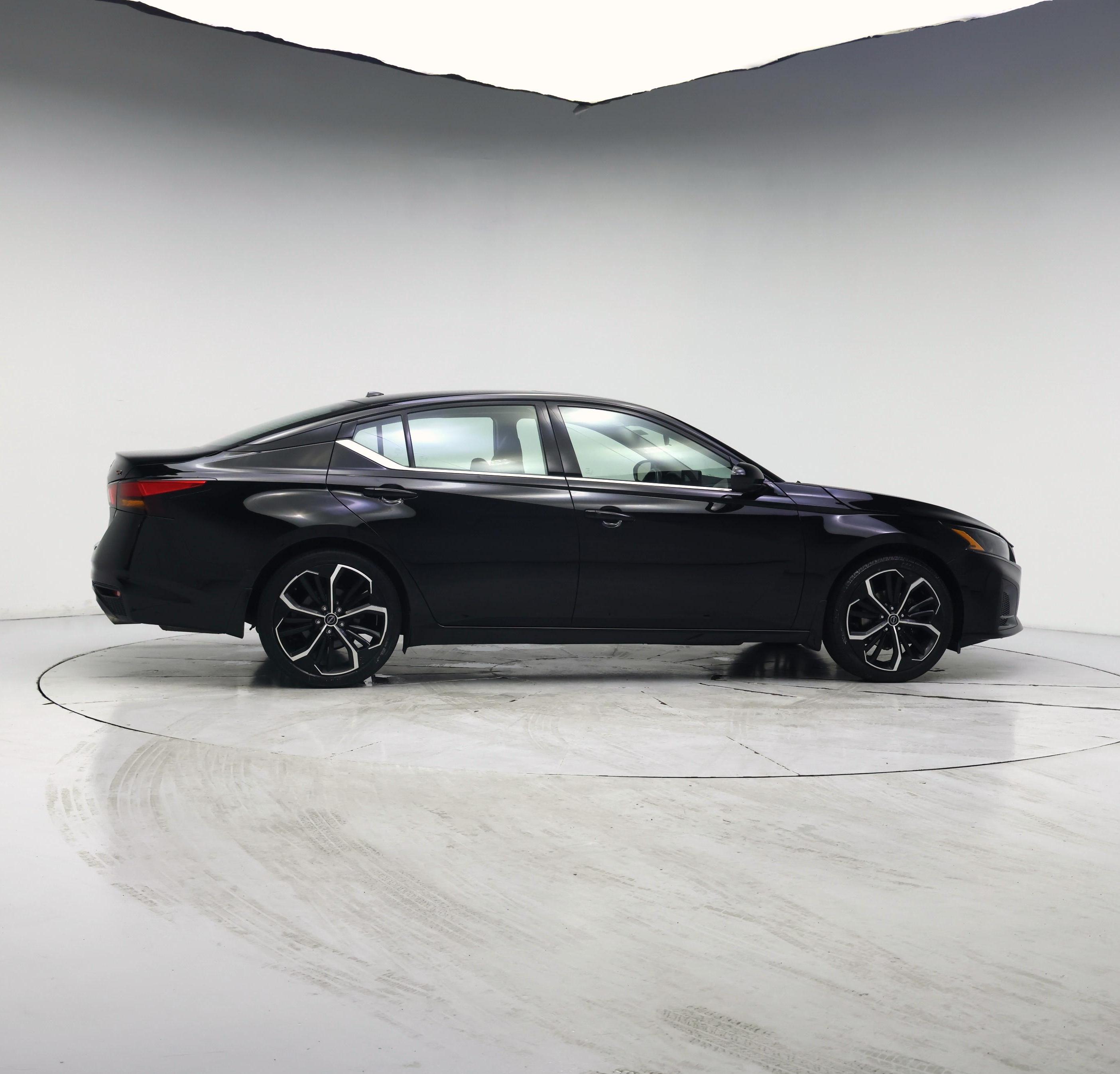 Thumbnail: 2023 Nissan Altima - 7