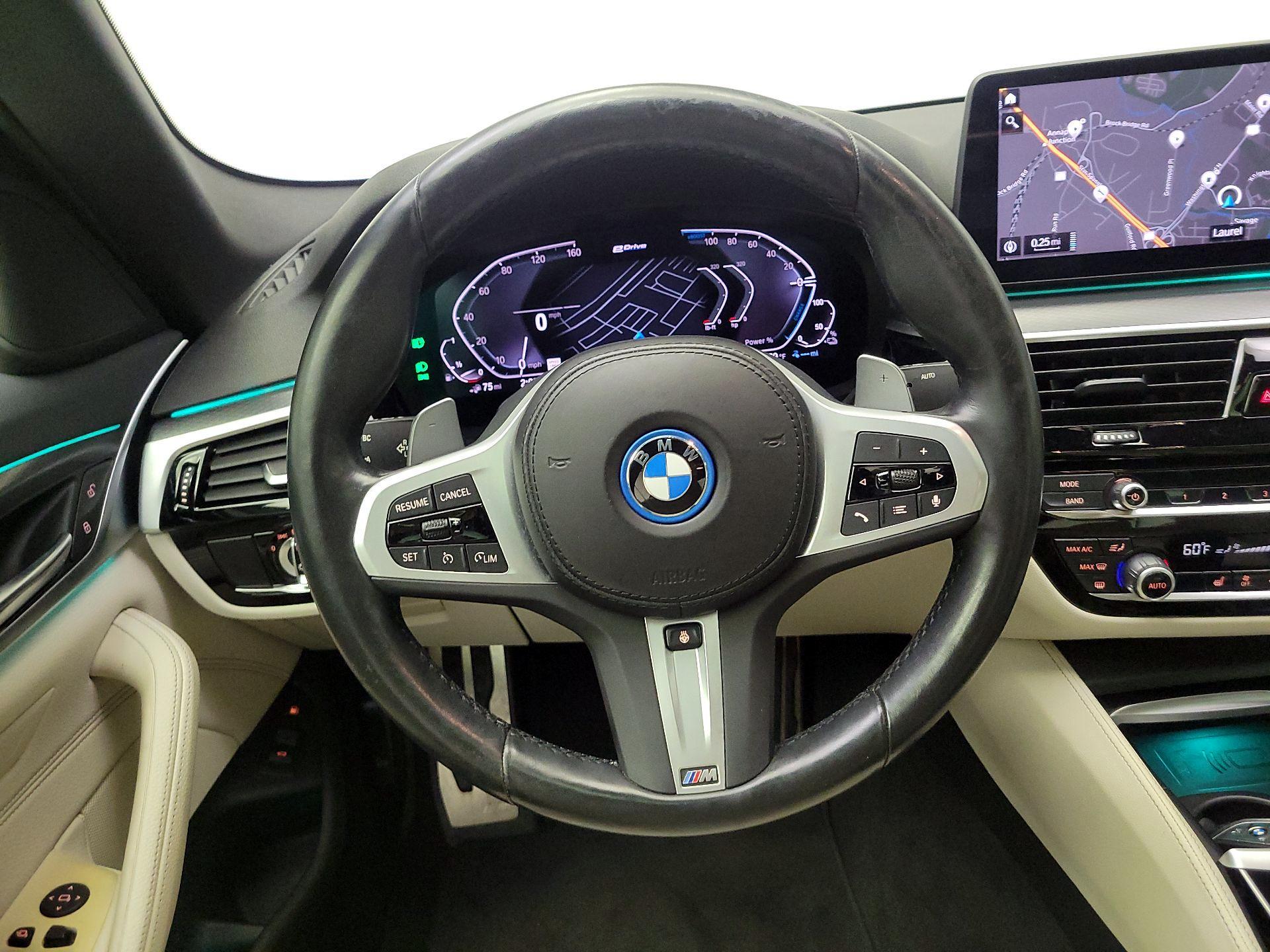 Thumbnail: 2023 BMW 5 Series - 10