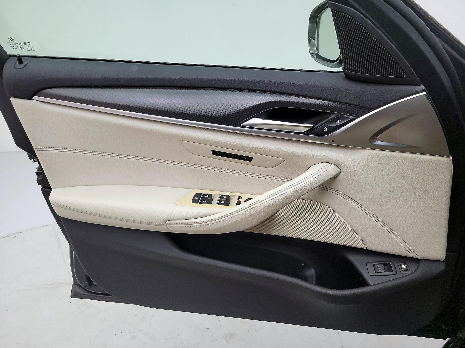Thumbnail: 2023 BMW 5 Series - 12