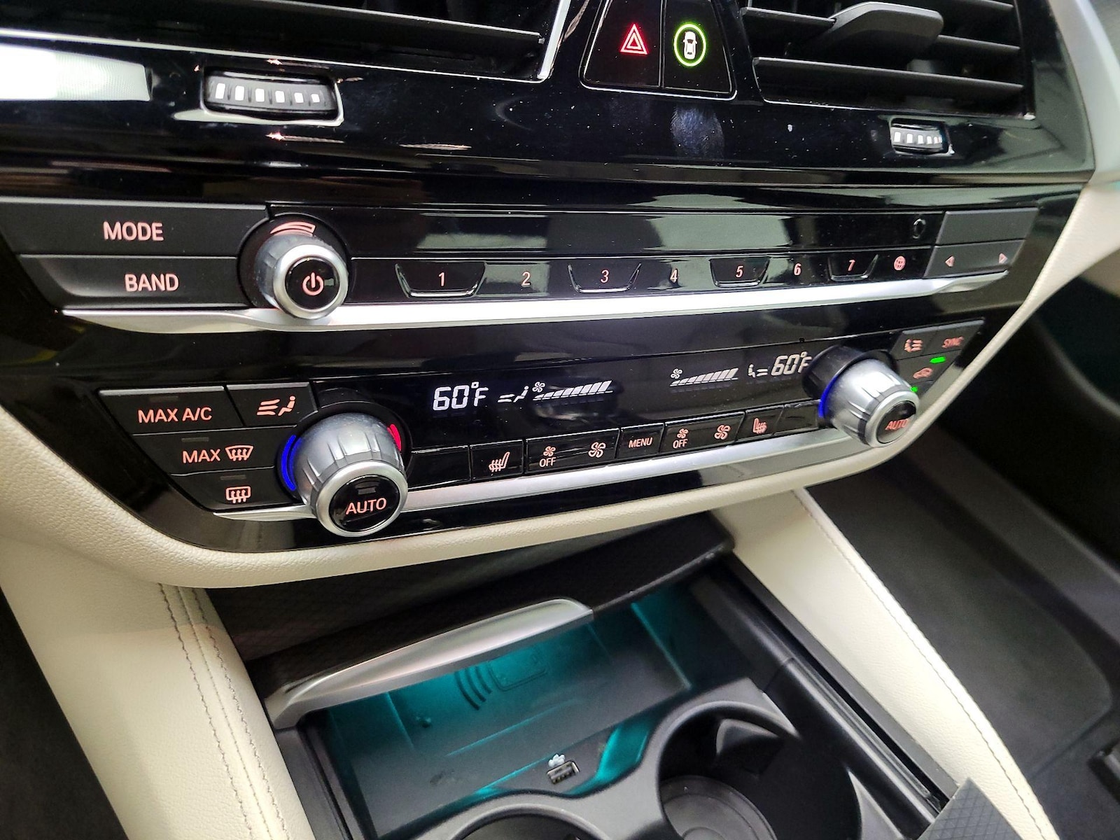 2023 BMW 5 Series 530e - Photo 18
