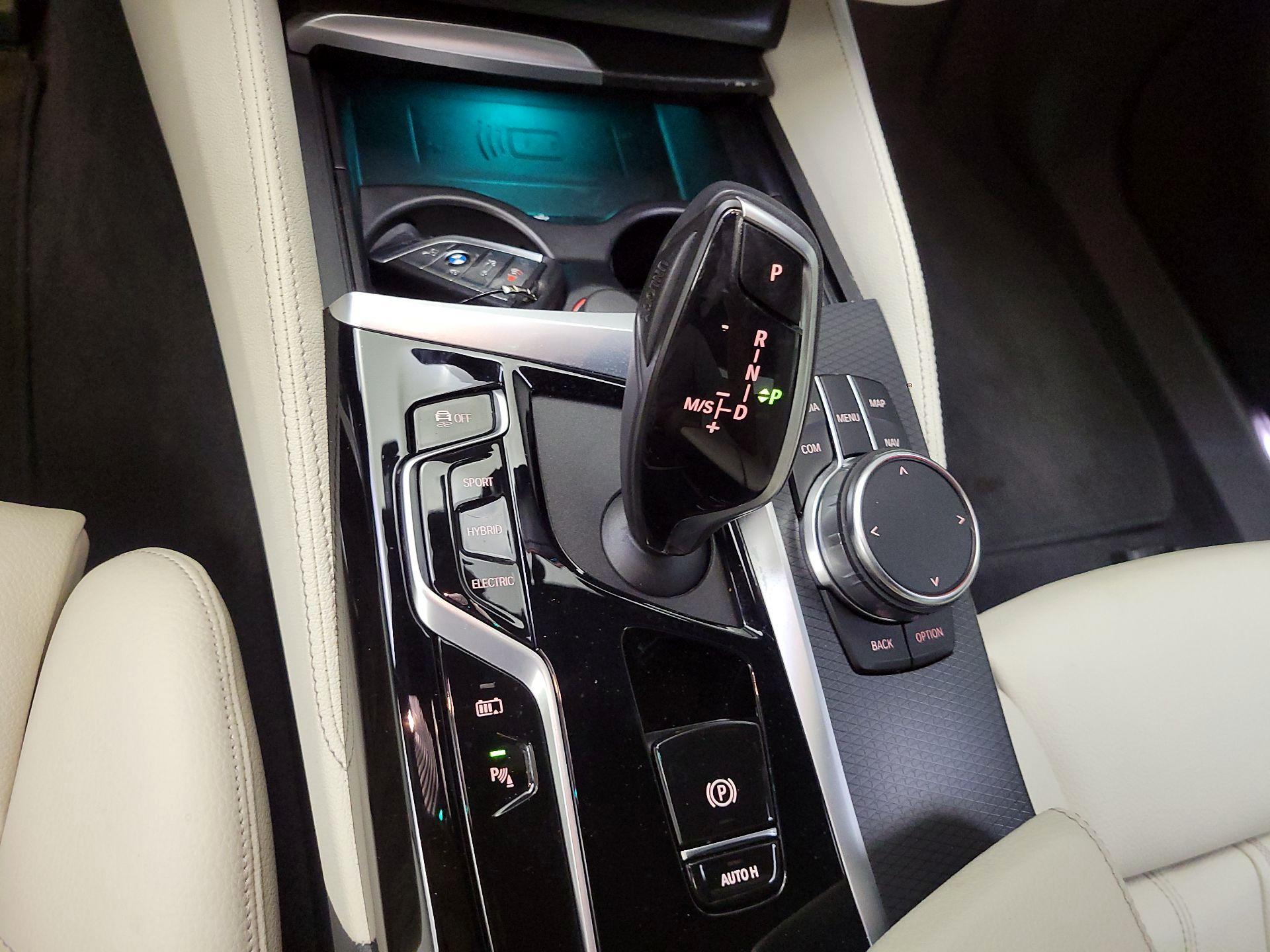 Thumbnail: 2023 BMW 5 Series - 18