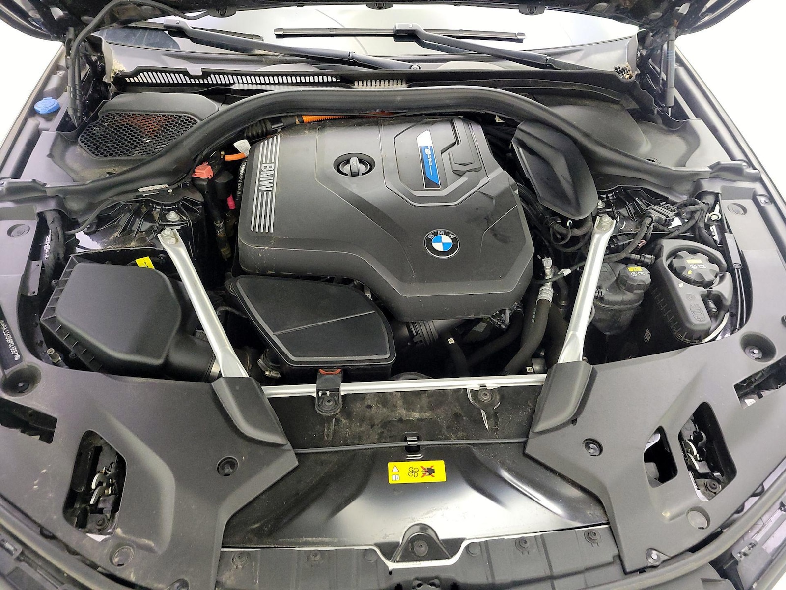 2023 BMW 5 Series 530e - Photo 24