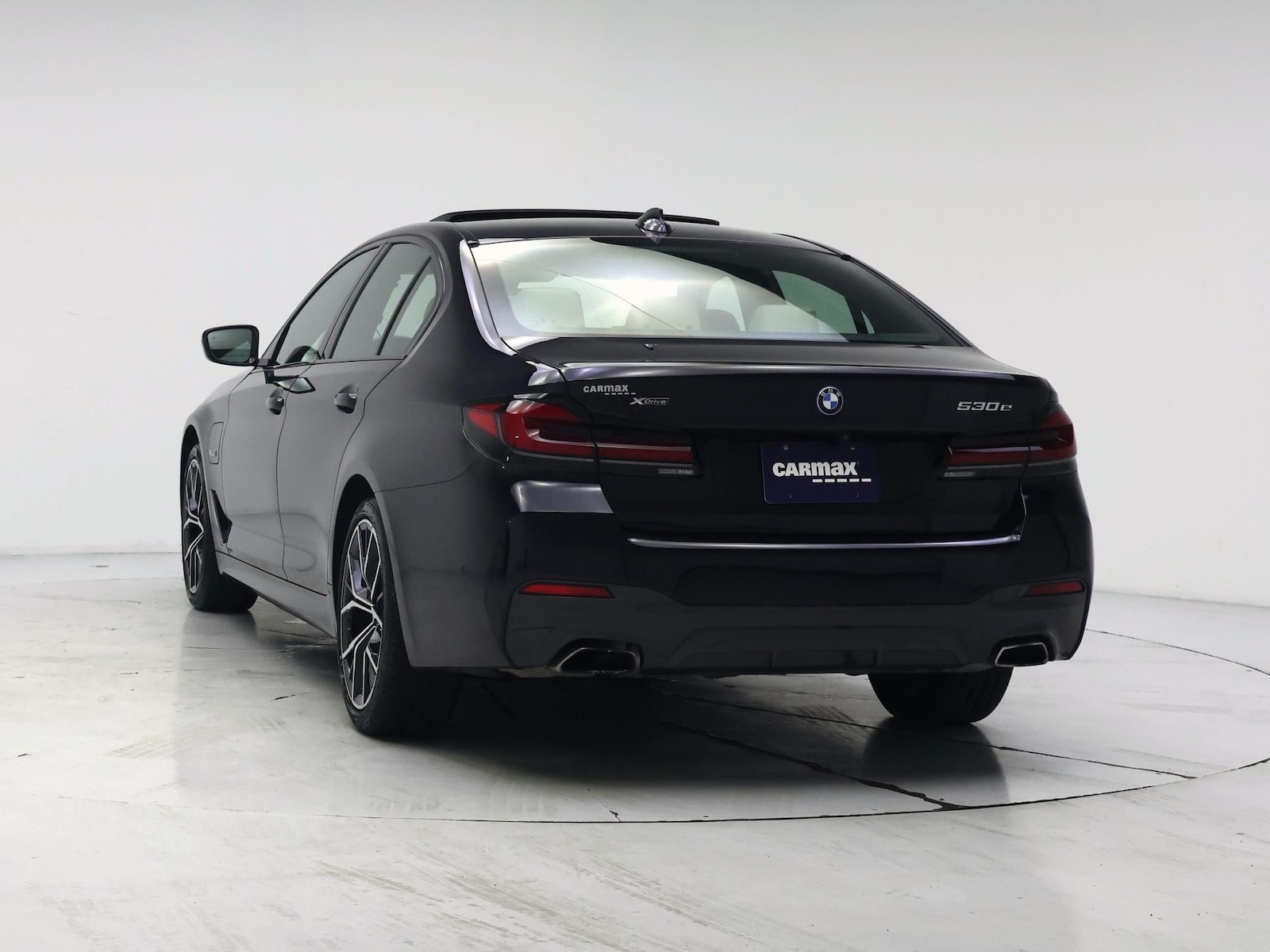 2023 BMW 5 Series 530e - Photo 7