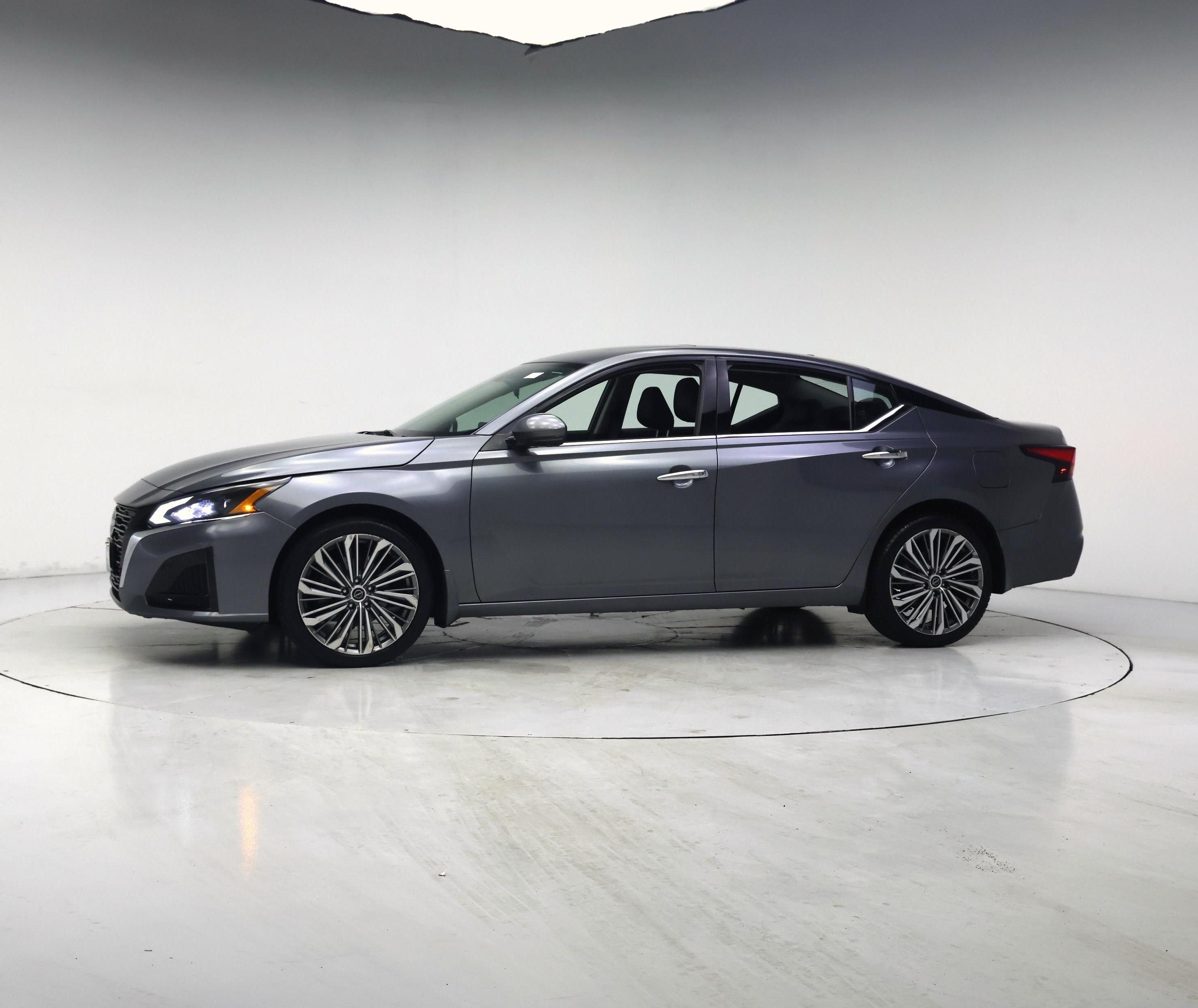 Thumbnail: 2023 Nissan Altima - 3