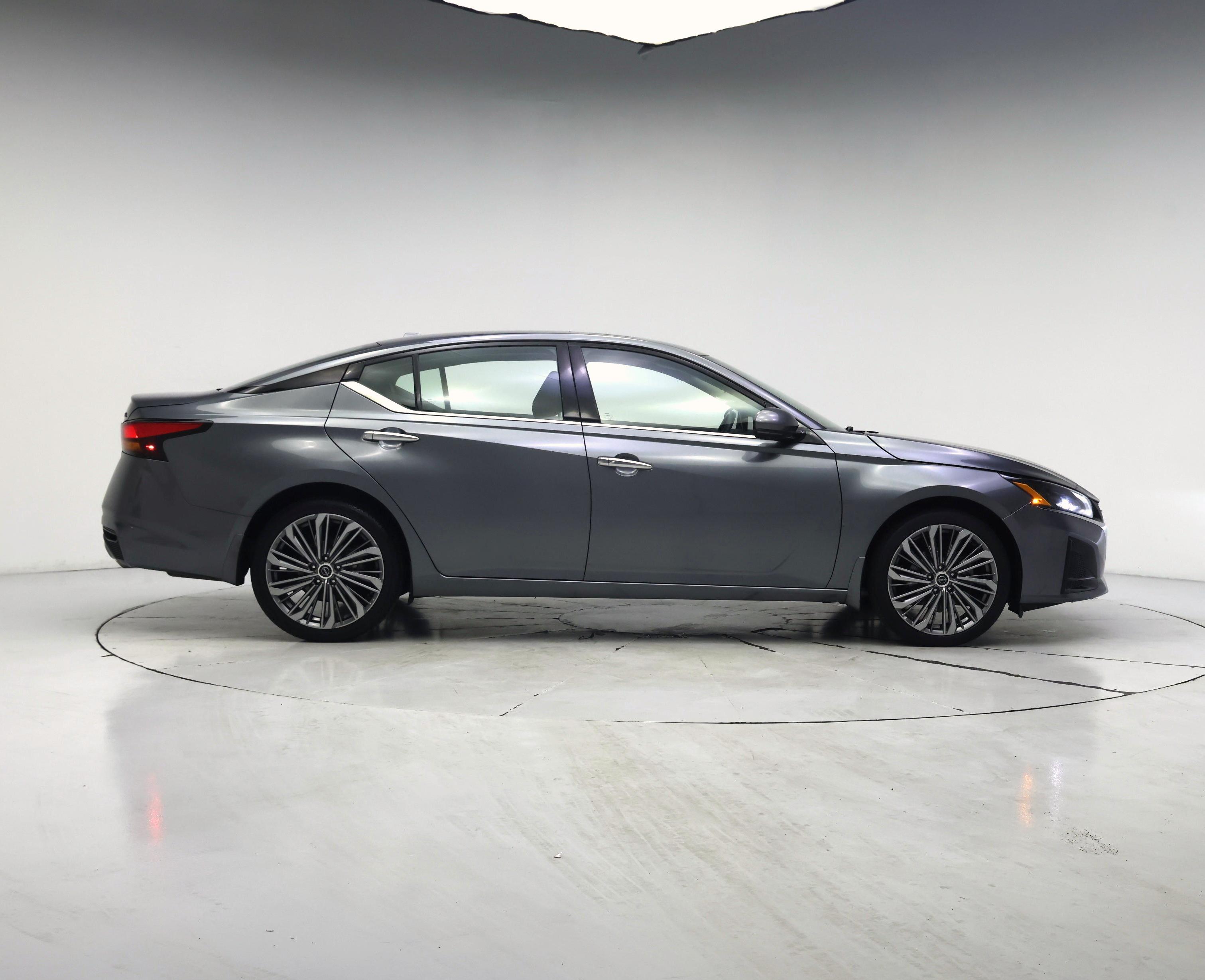 Thumbnail: 2023 Nissan Altima - 7