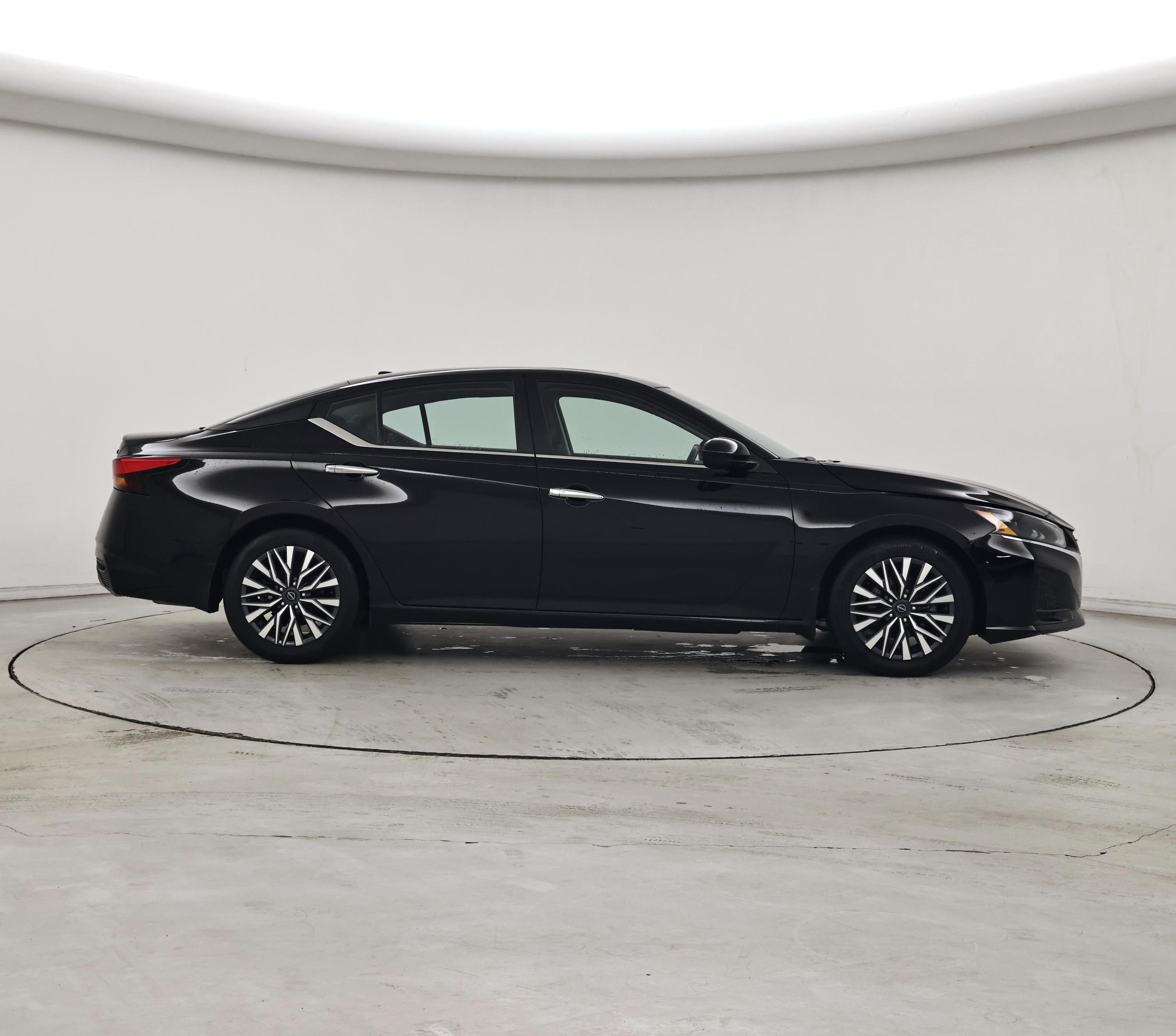Thumbnail: 2023 Nissan Altima - 7