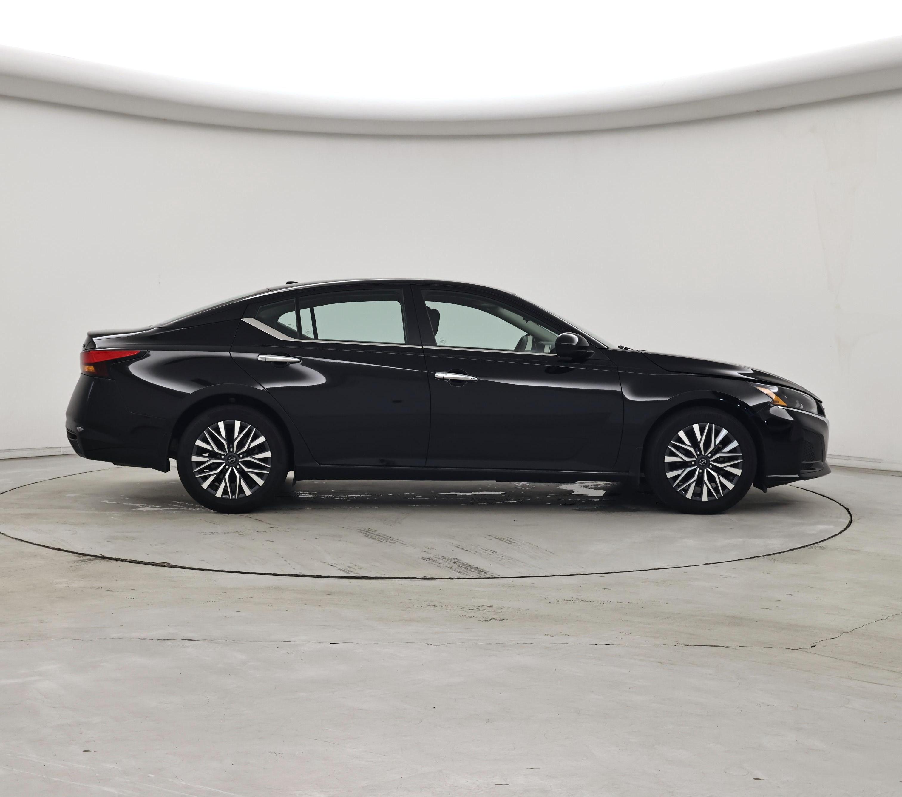 Thumbnail: 2023 Nissan Altima - 7