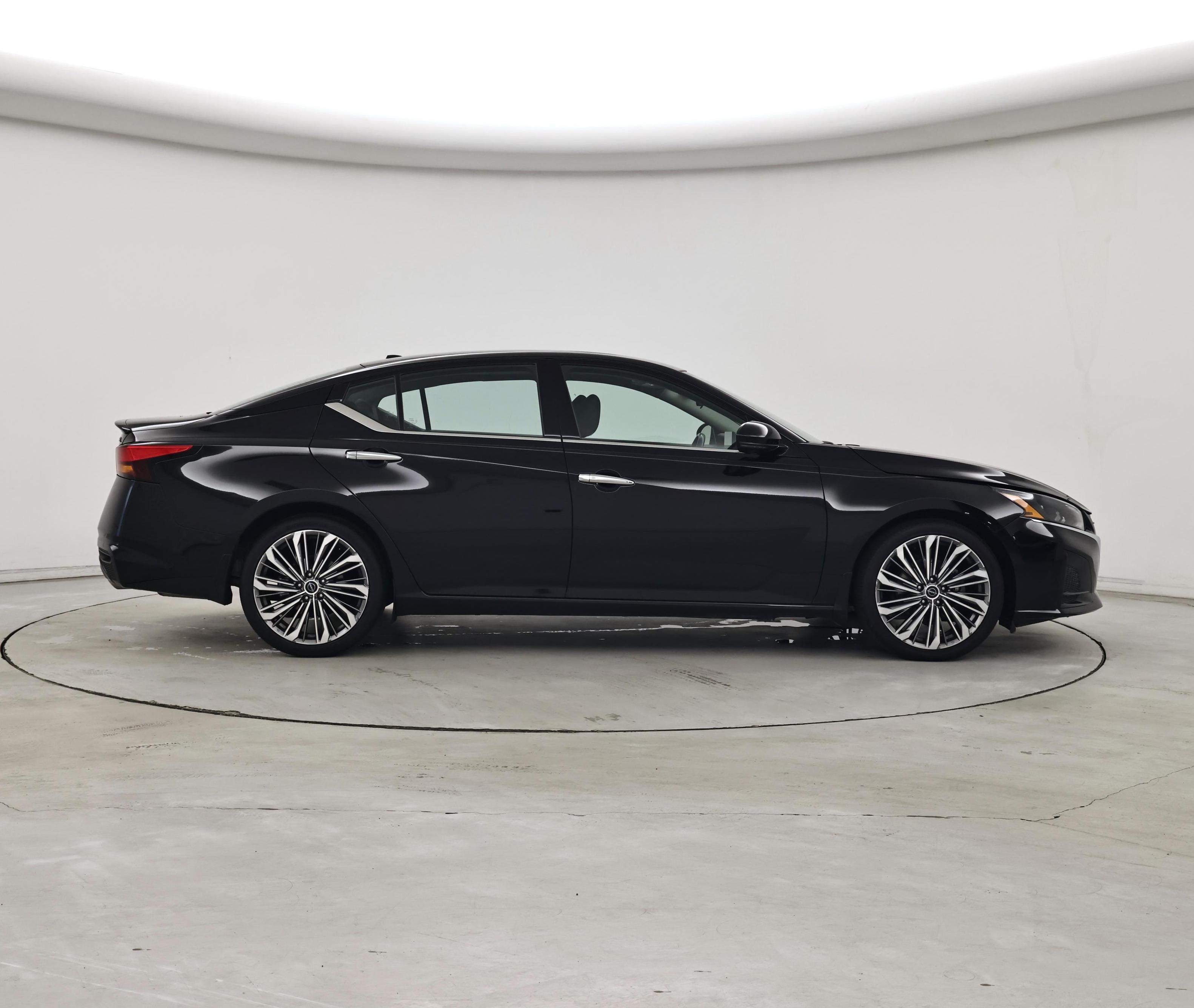 Thumbnail: 2023 Nissan Altima - 7