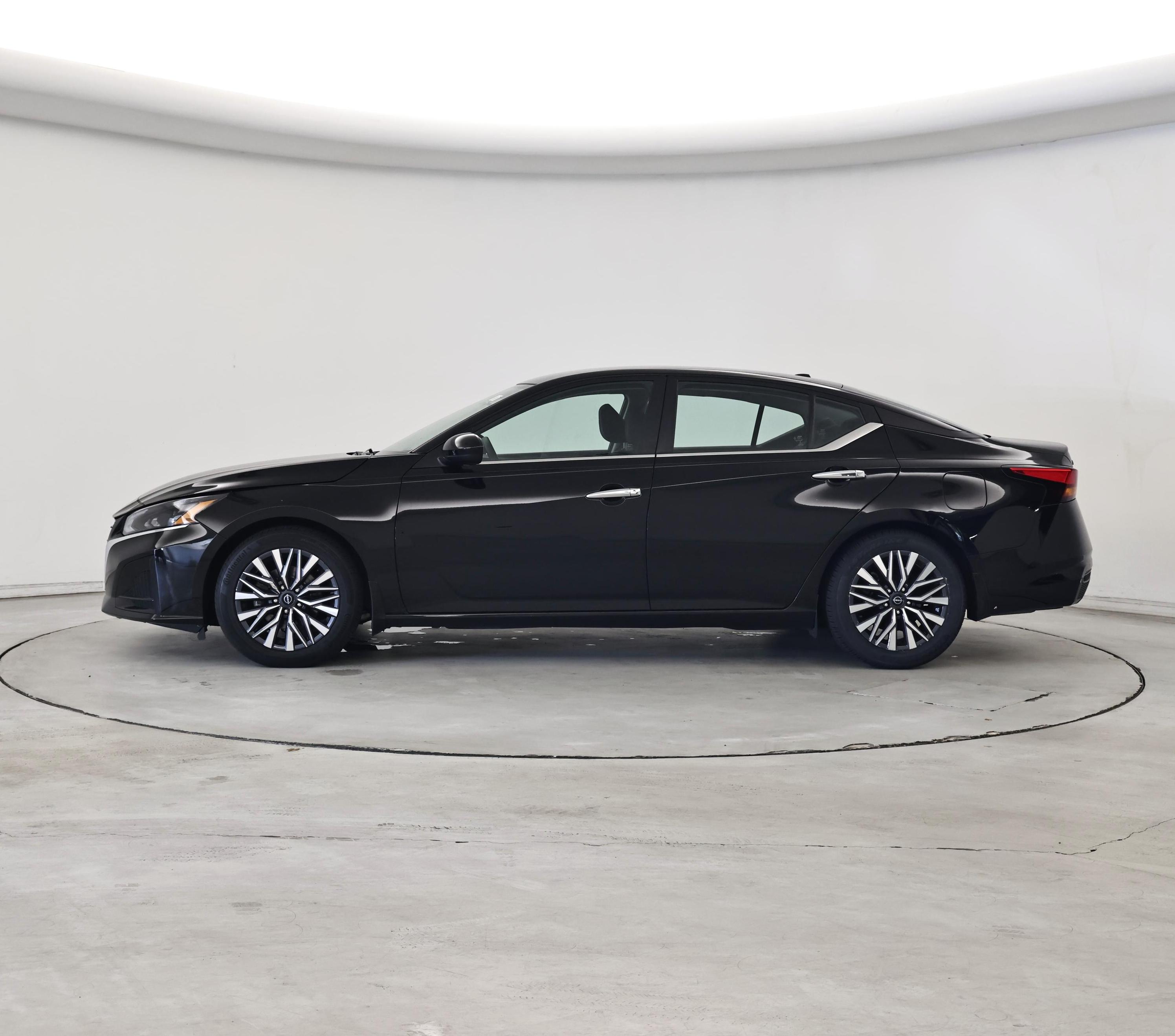 Thumbnail: 2023 Nissan Altima - 3