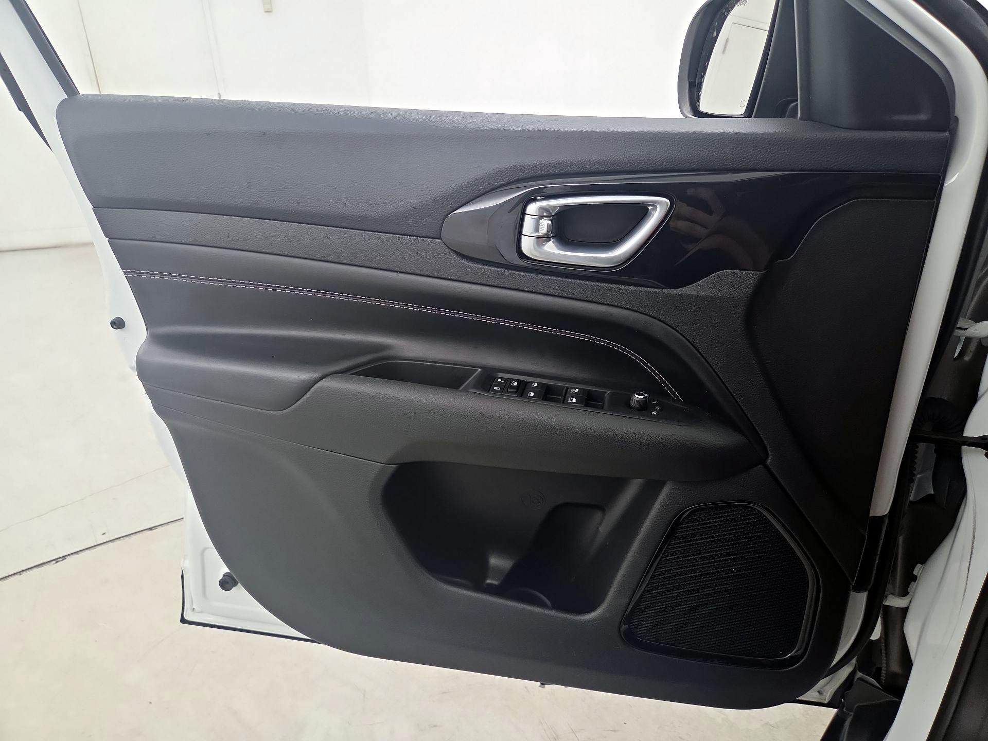 Thumbnail: 2022 Jeep Compass - 12