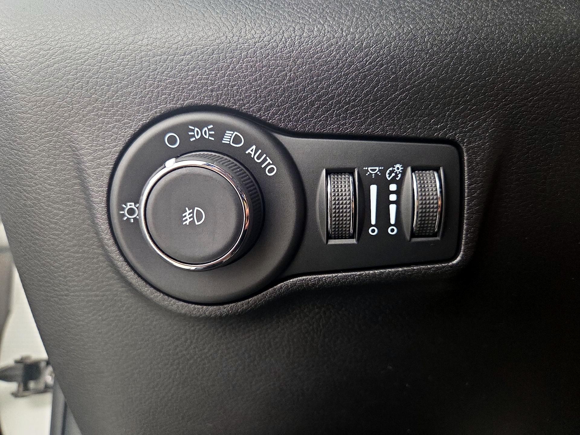 Thumbnail: 2022 Jeep Compass - 13