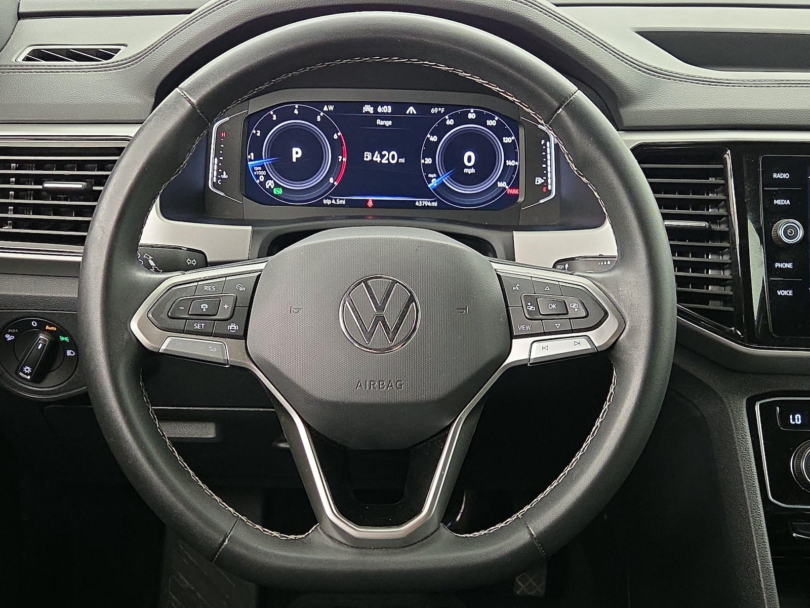 2022 Volkswagen Atlas Cross Sport SE w/Tech - Photo 11