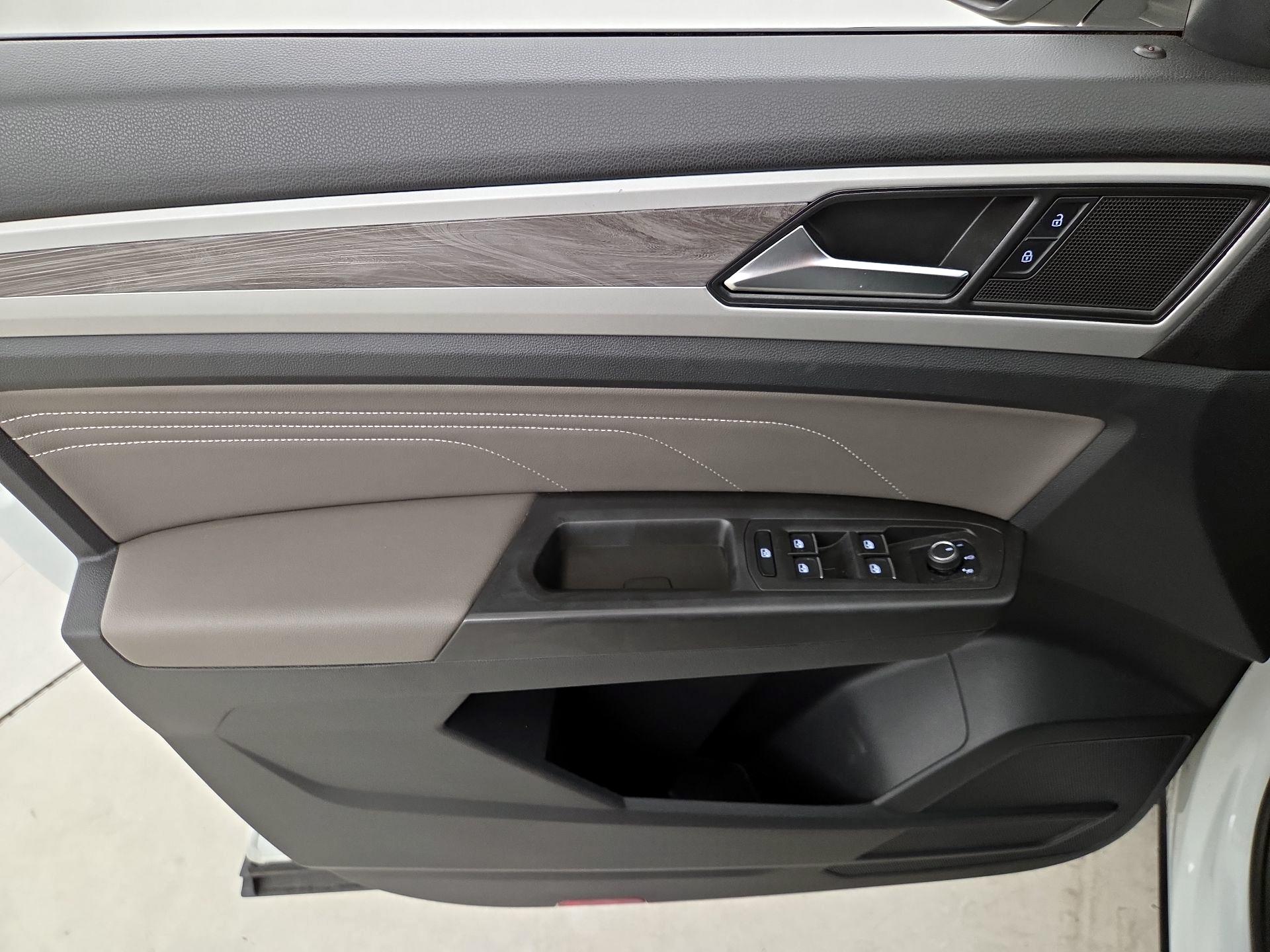 Thumbnail: 2022 Volkswagen Atlas - 12