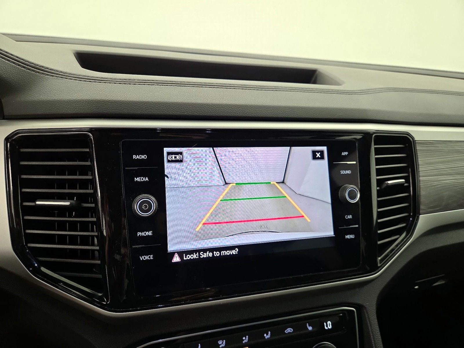 2022 Volkswagen Atlas Cross Sport SE w/Tech - Photo 15