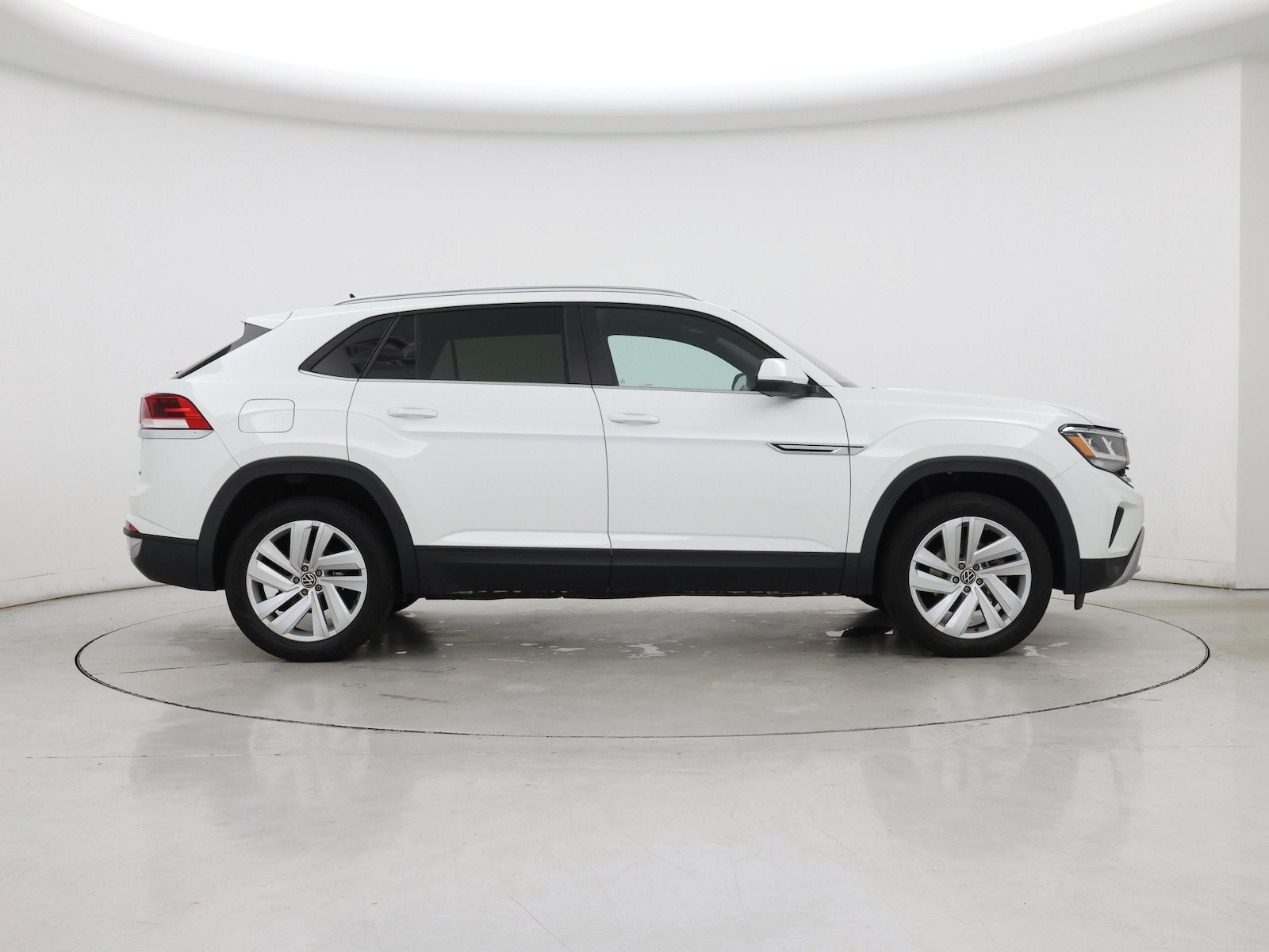 2022 Volkswagen Atlas Cross Sport SE w/Tech - Photo 8
