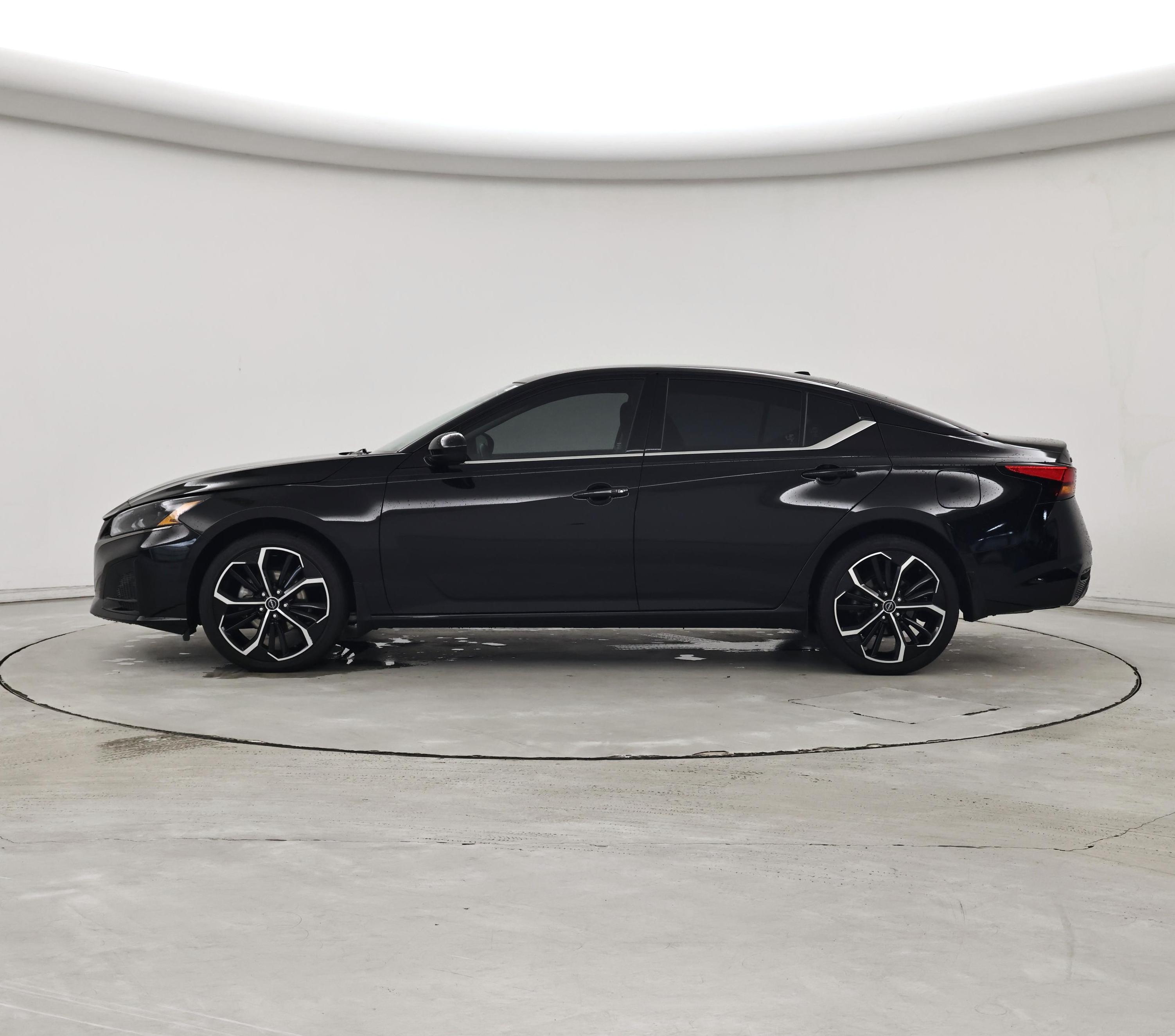 Thumbnail: 2023 Nissan Altima - 3