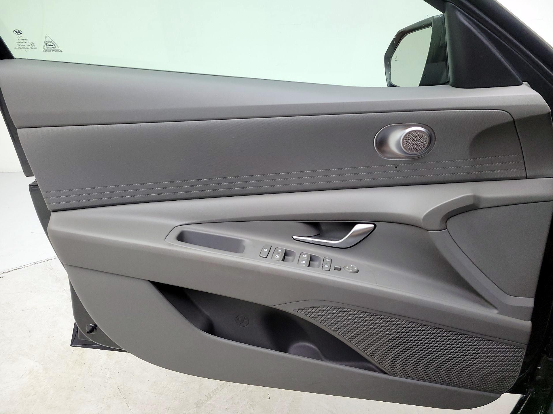 Thumbnail: 2023 Hyundai Elantra - 12