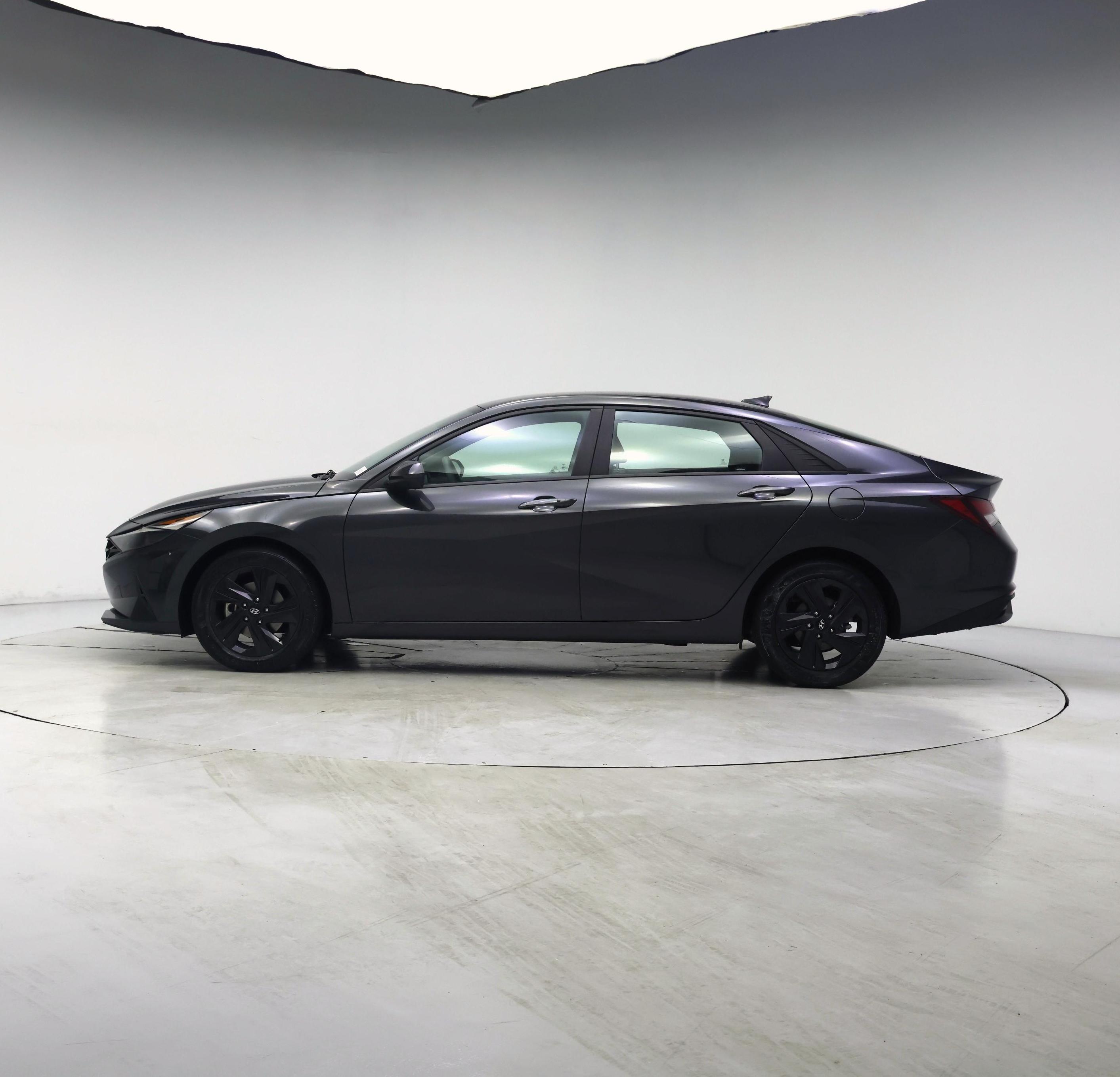 Thumbnail: 2023 Hyundai Elantra - 3