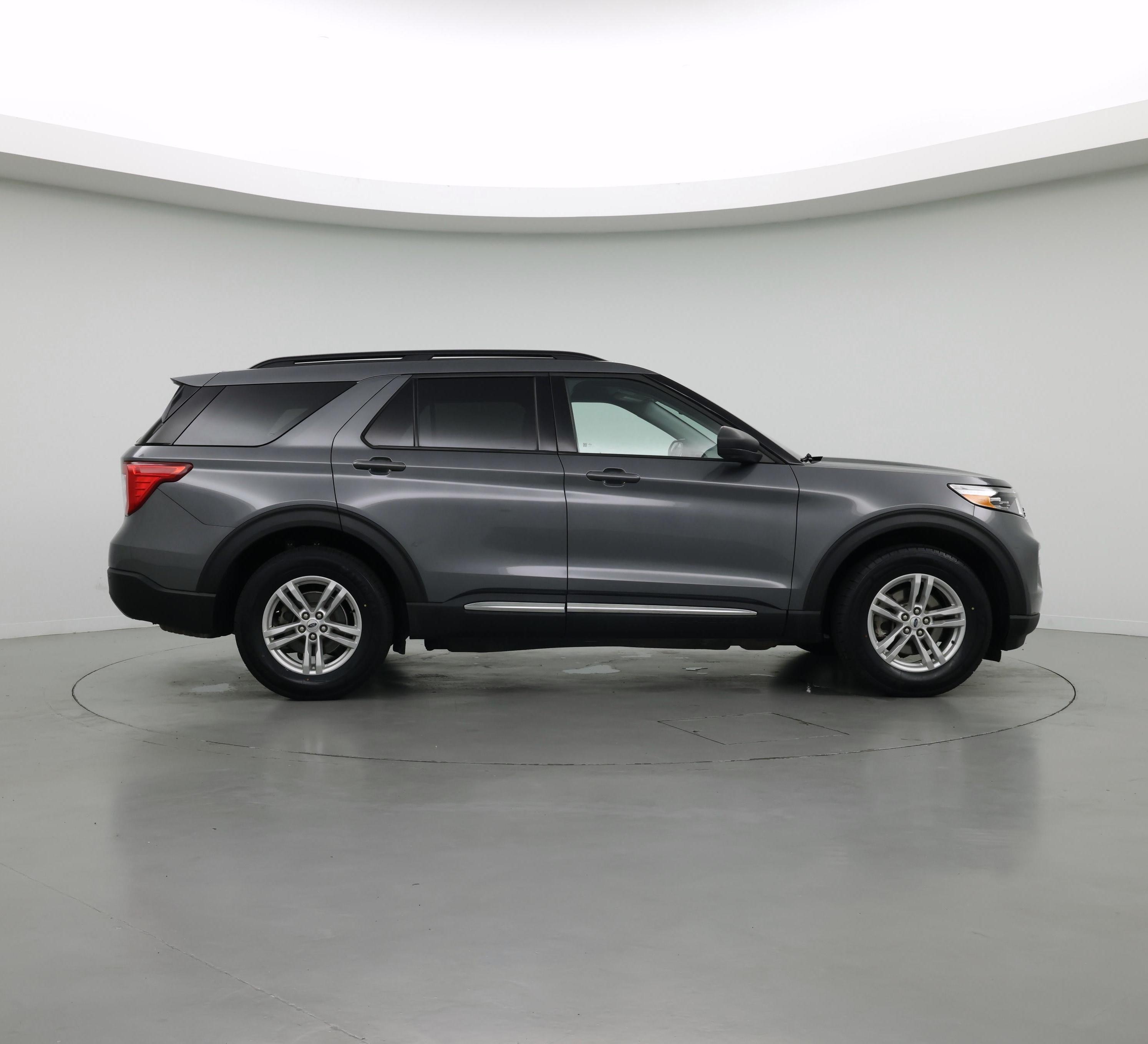 Thumbnail: 2022 Ford Explorer - 7