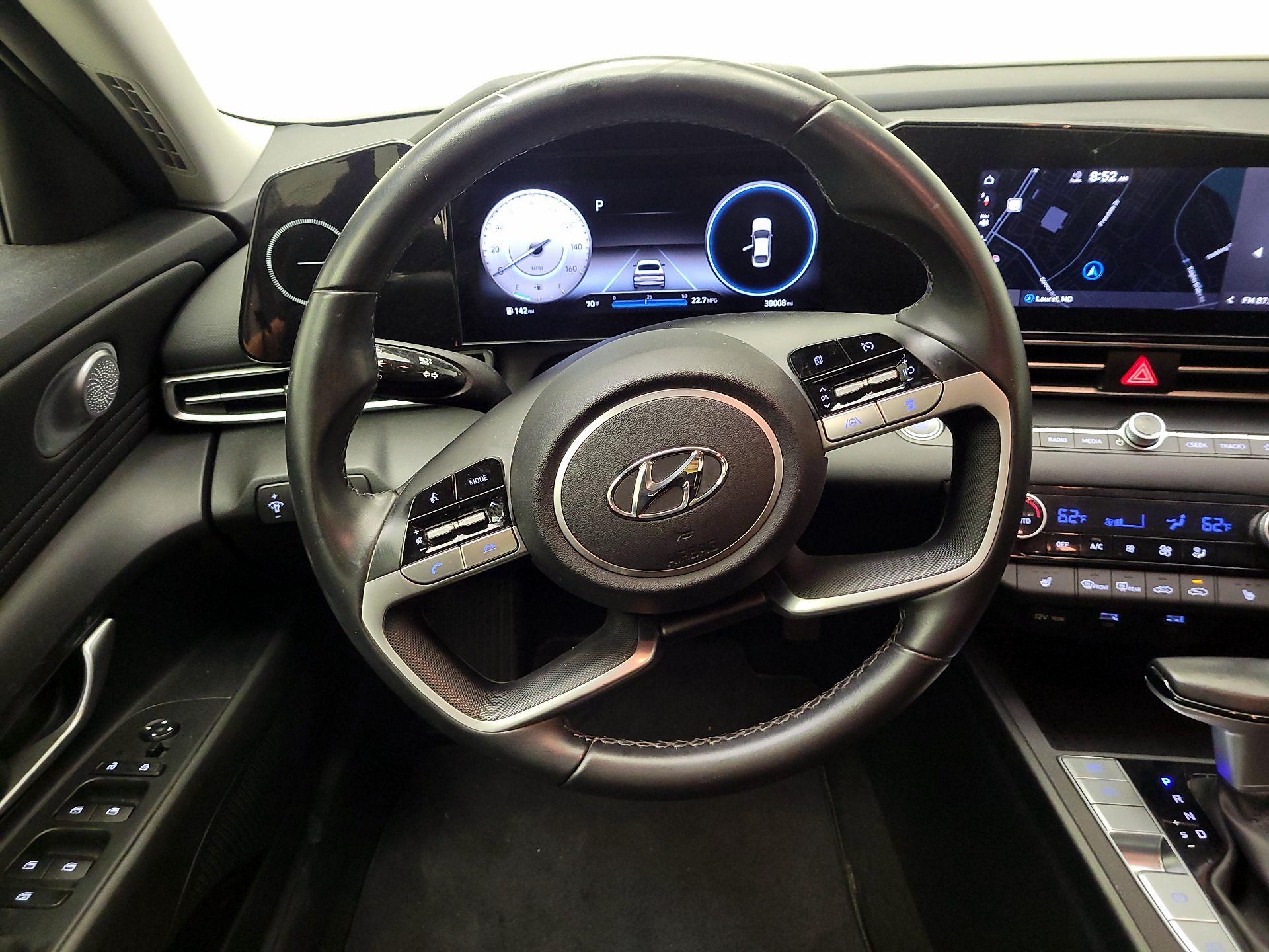 Thumbnail: 2023 Hyundai Elantra - 10