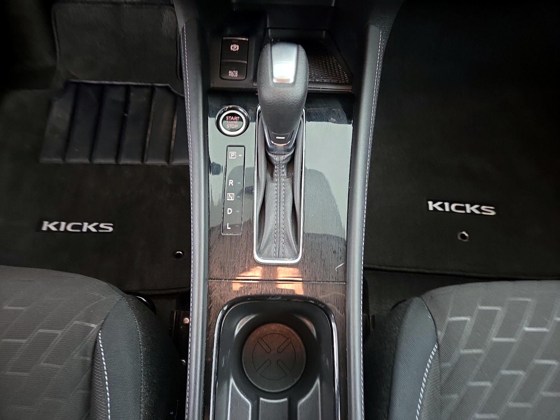 Thumbnail: 2023 Nissan Kicks - 16