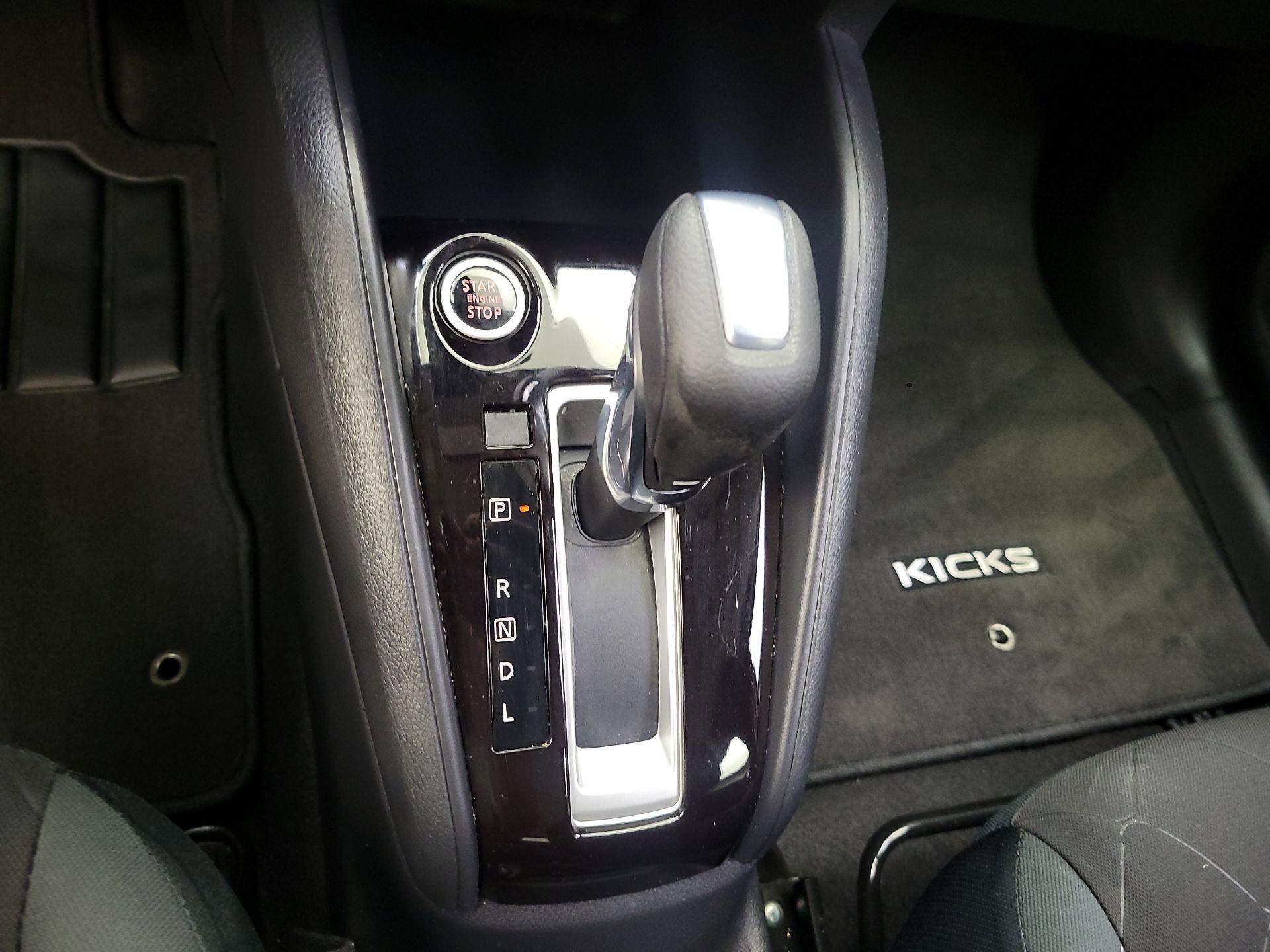 Thumbnail: 2020 Nissan Kicks - 17