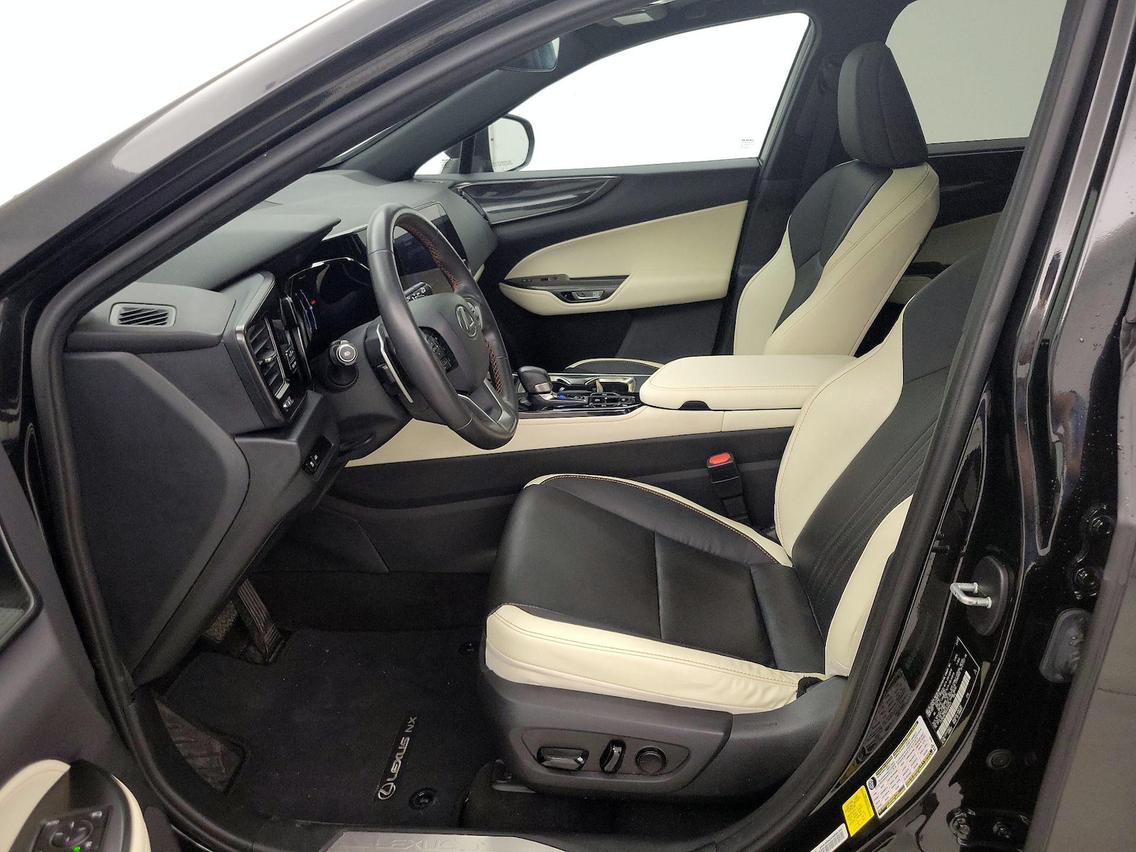 2024 Lexus NX 250 - Photo 12
