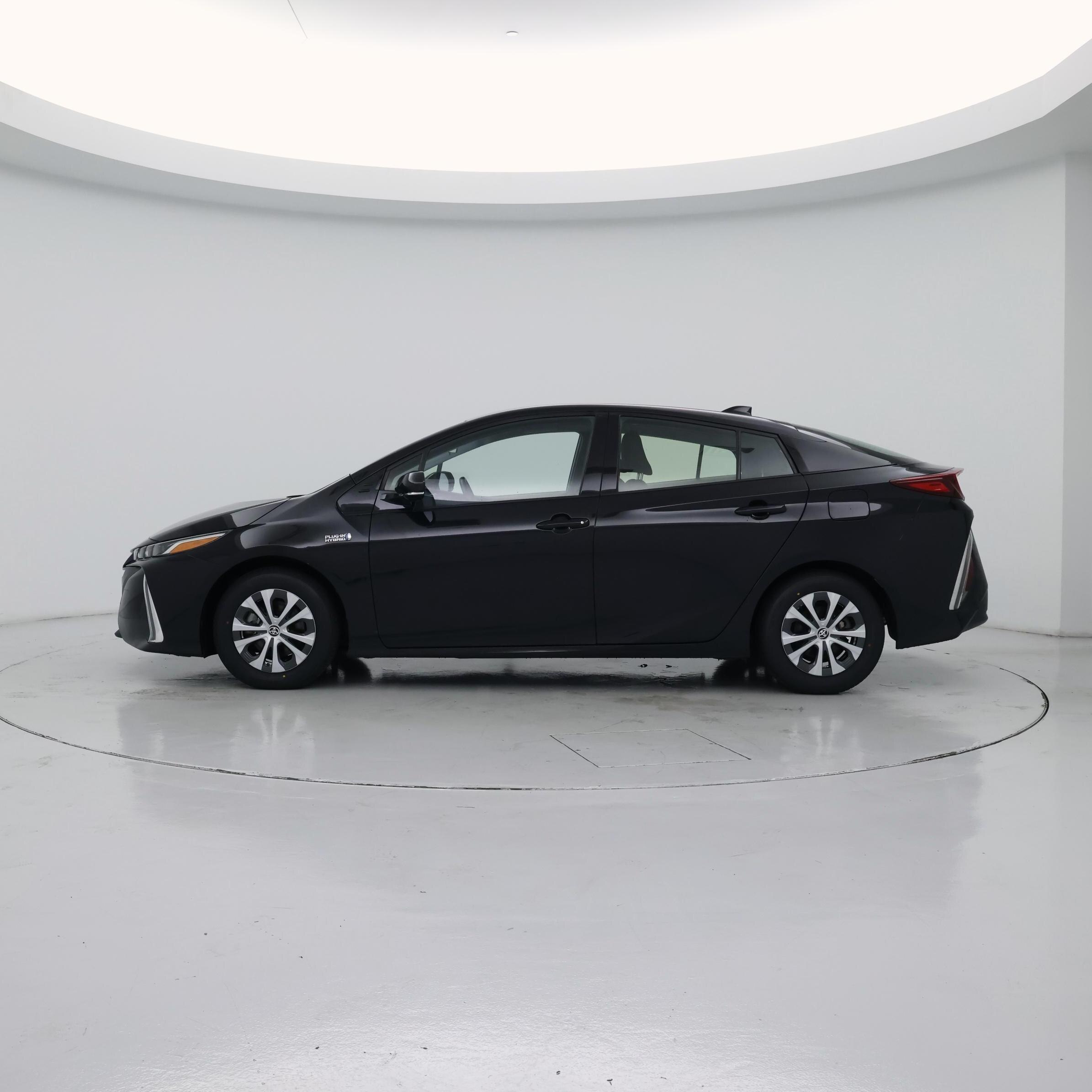 Thumbnail: 2020 Toyota Prius Prime - 3