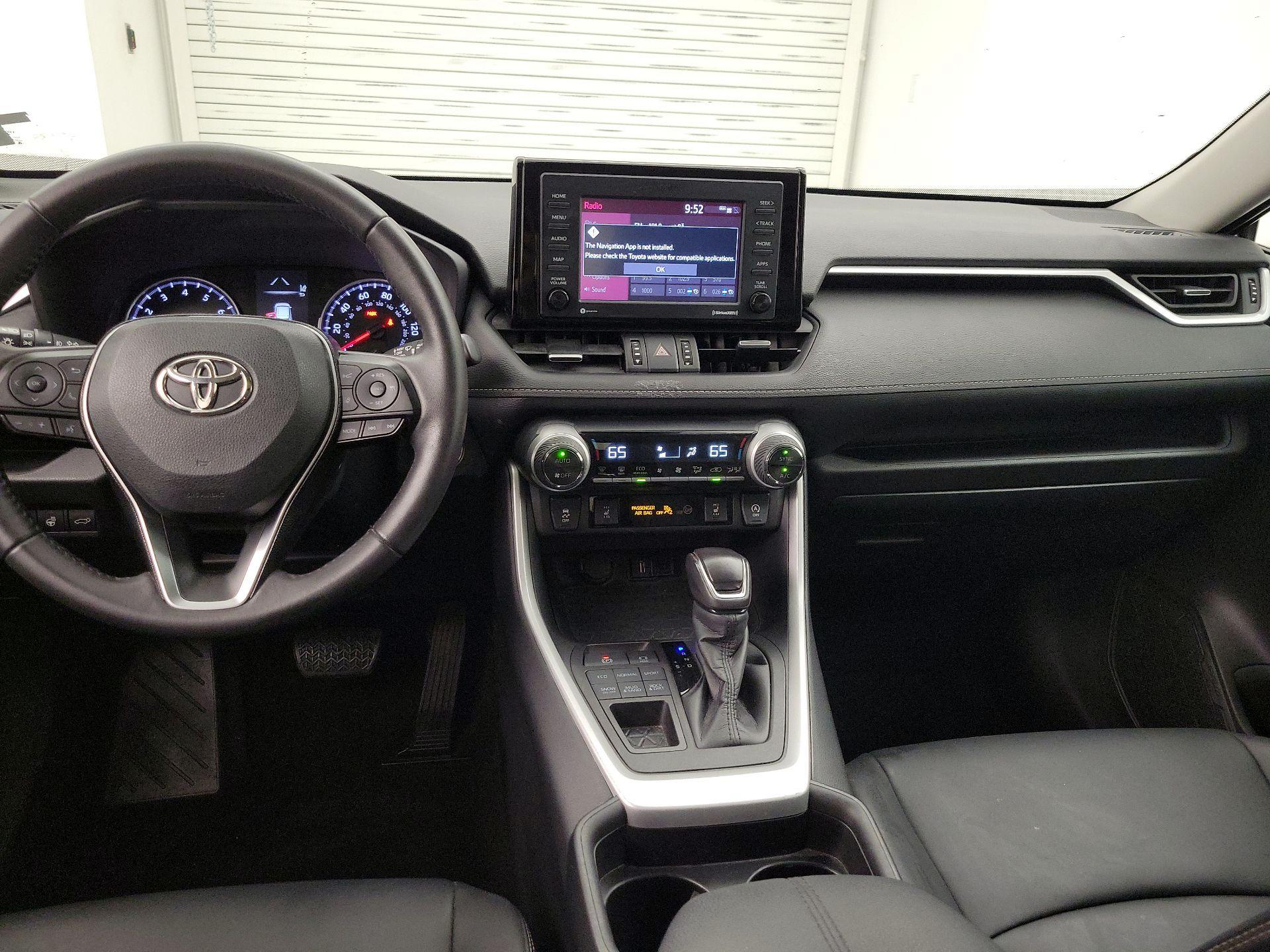 Thumbnail: 2021 Toyota RAV4 - 9