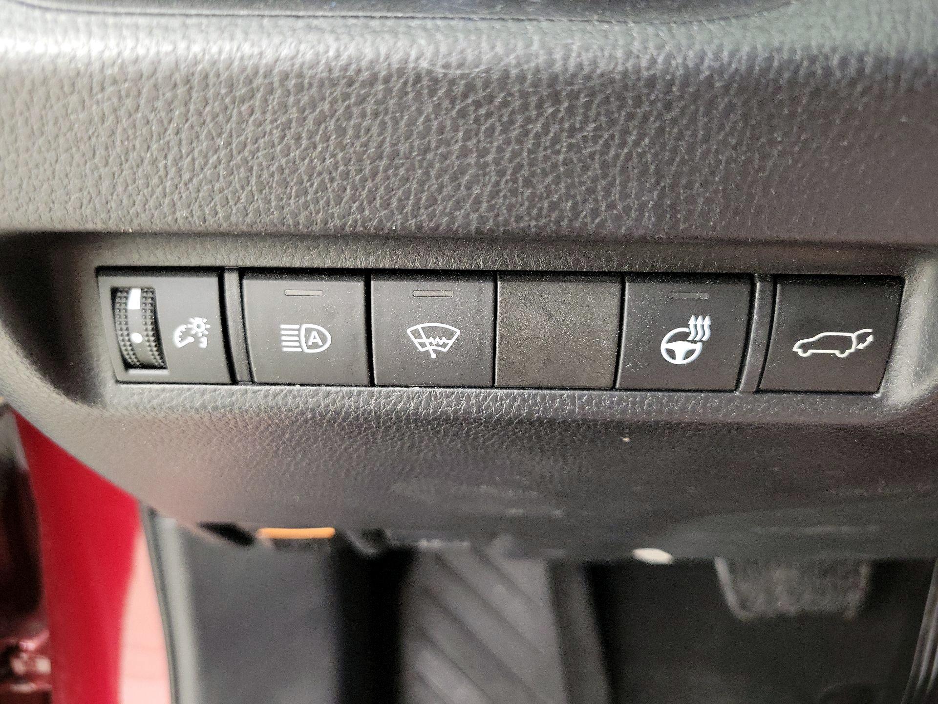 Thumbnail: 2021 Toyota RAV4 - 13