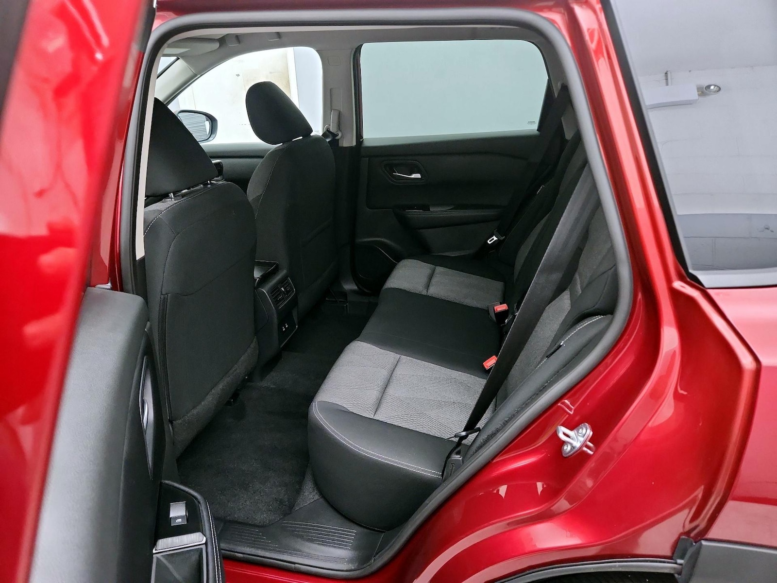 2024 Nissan Rogue SV - Photo 20