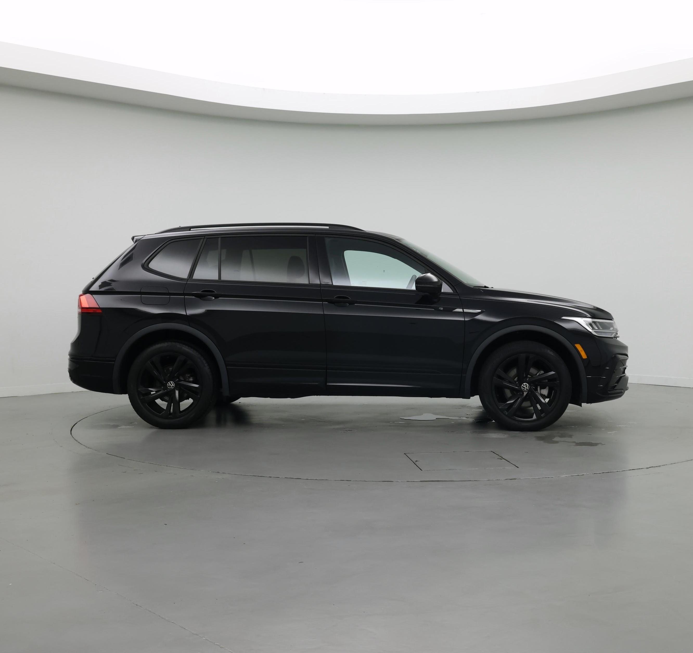 Thumbnail: 2023 Volkswagen Tiguan - 7