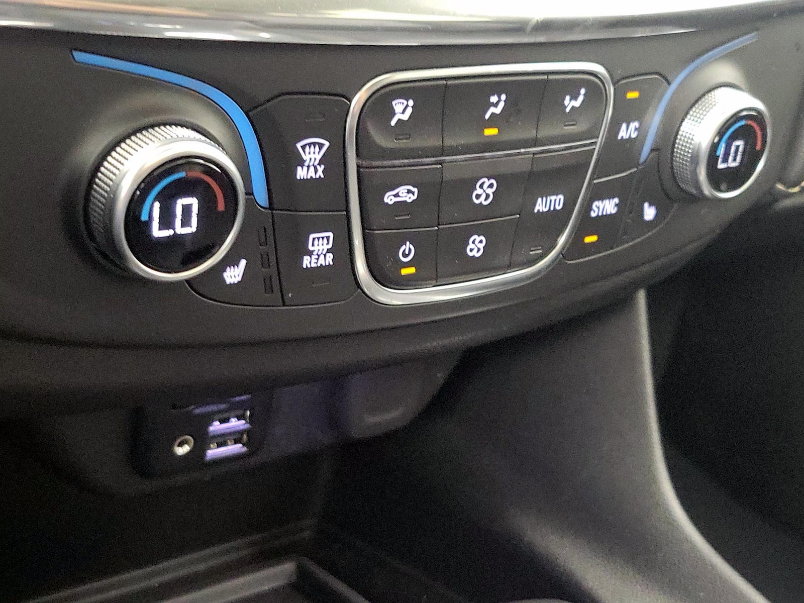 2023 Chevrolet Traverse 3LT - Photo 17