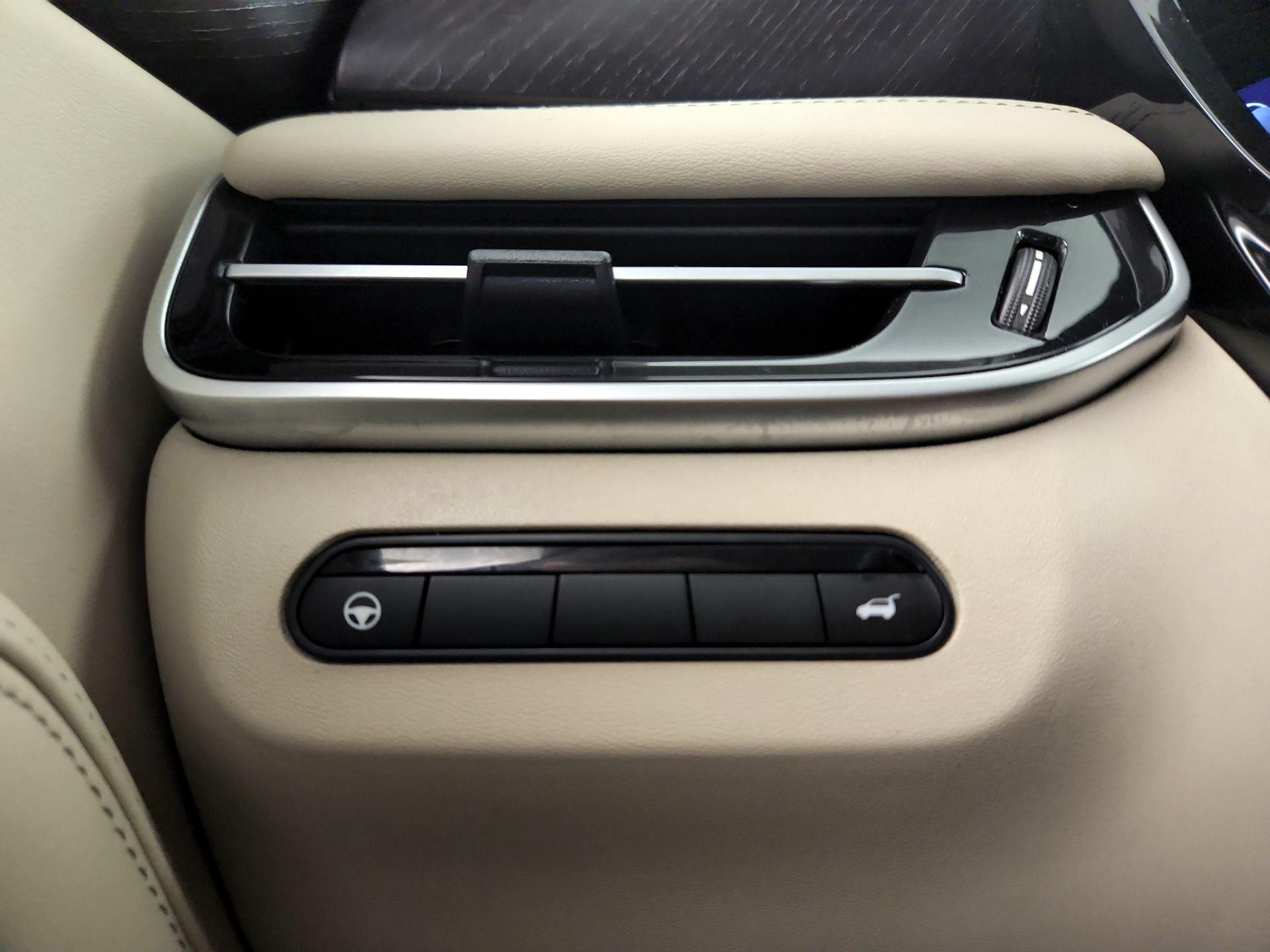 Thumbnail: 2023 INFINITI QX60 - 13