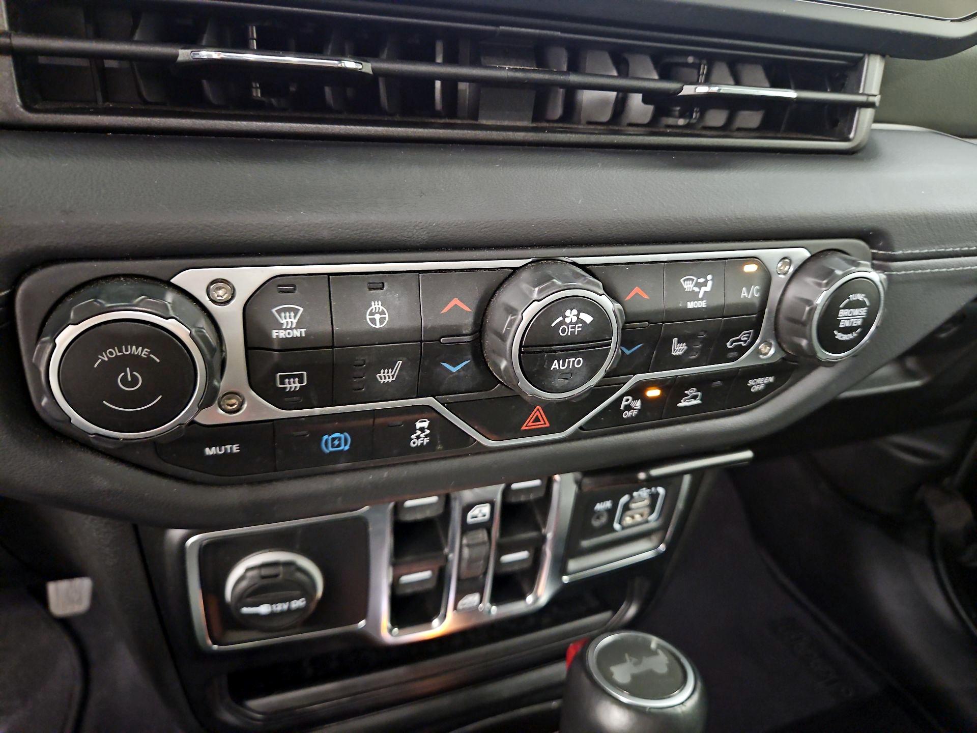 Thumbnail: 2024 Jeep Wrangler - 17