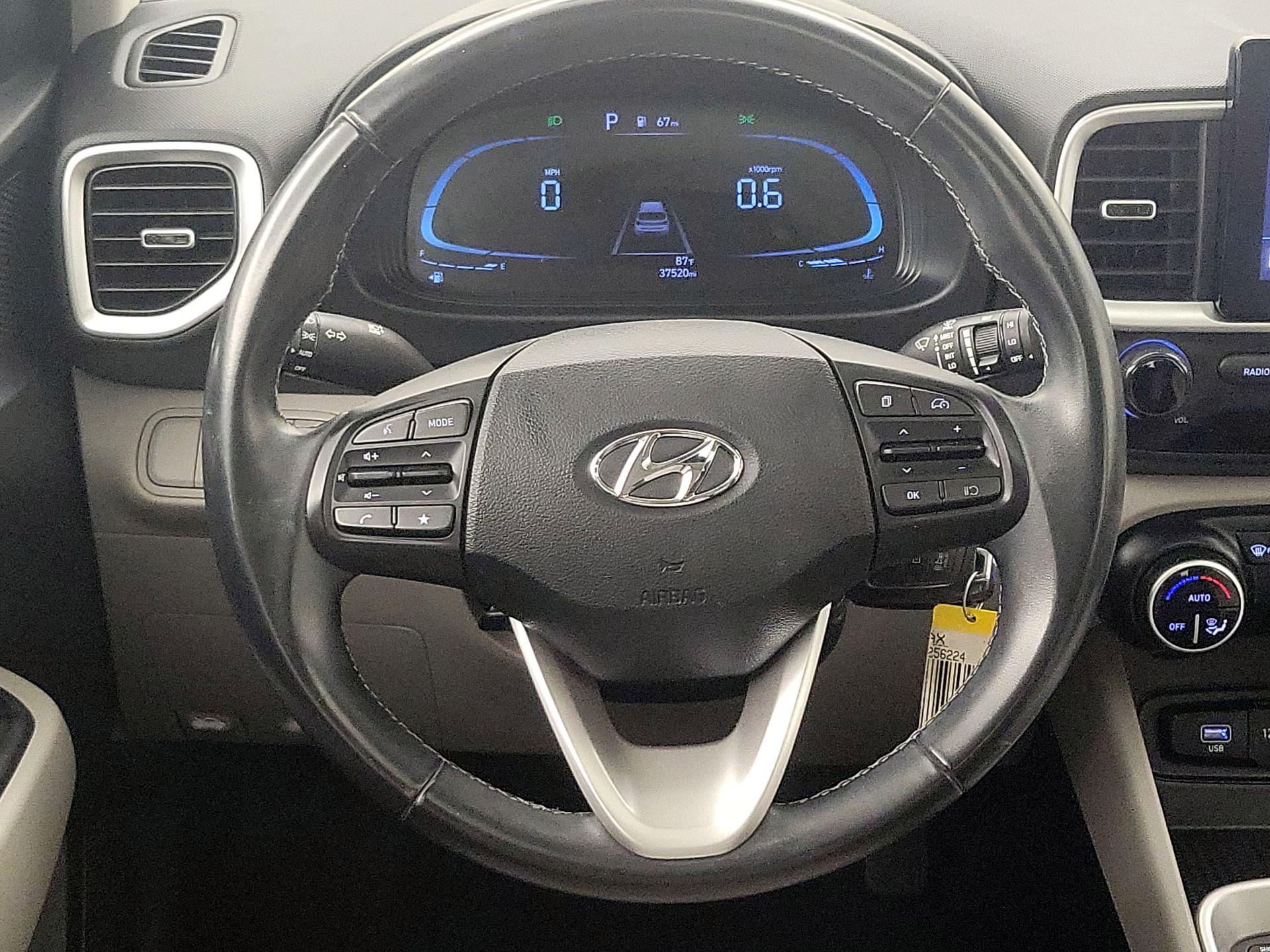 Thumbnail: 2023 Hyundai Venue - 10