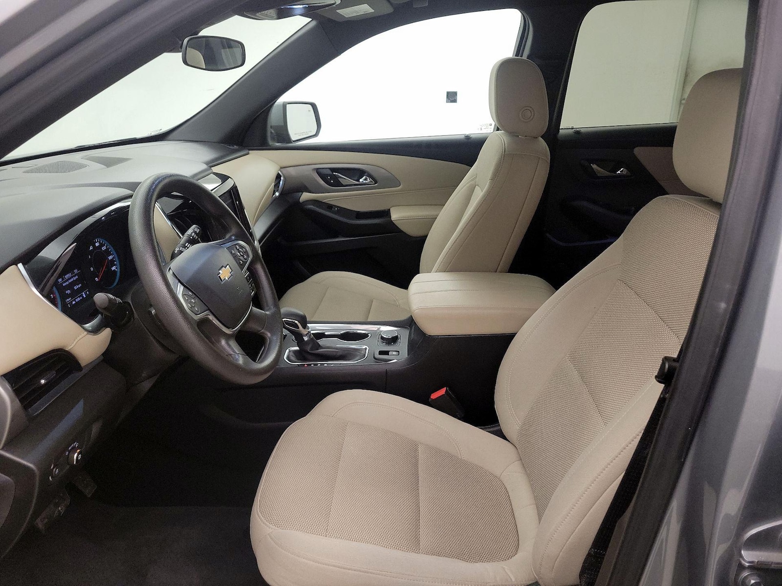 2023 Chevrolet Traverse LS - Photo 12