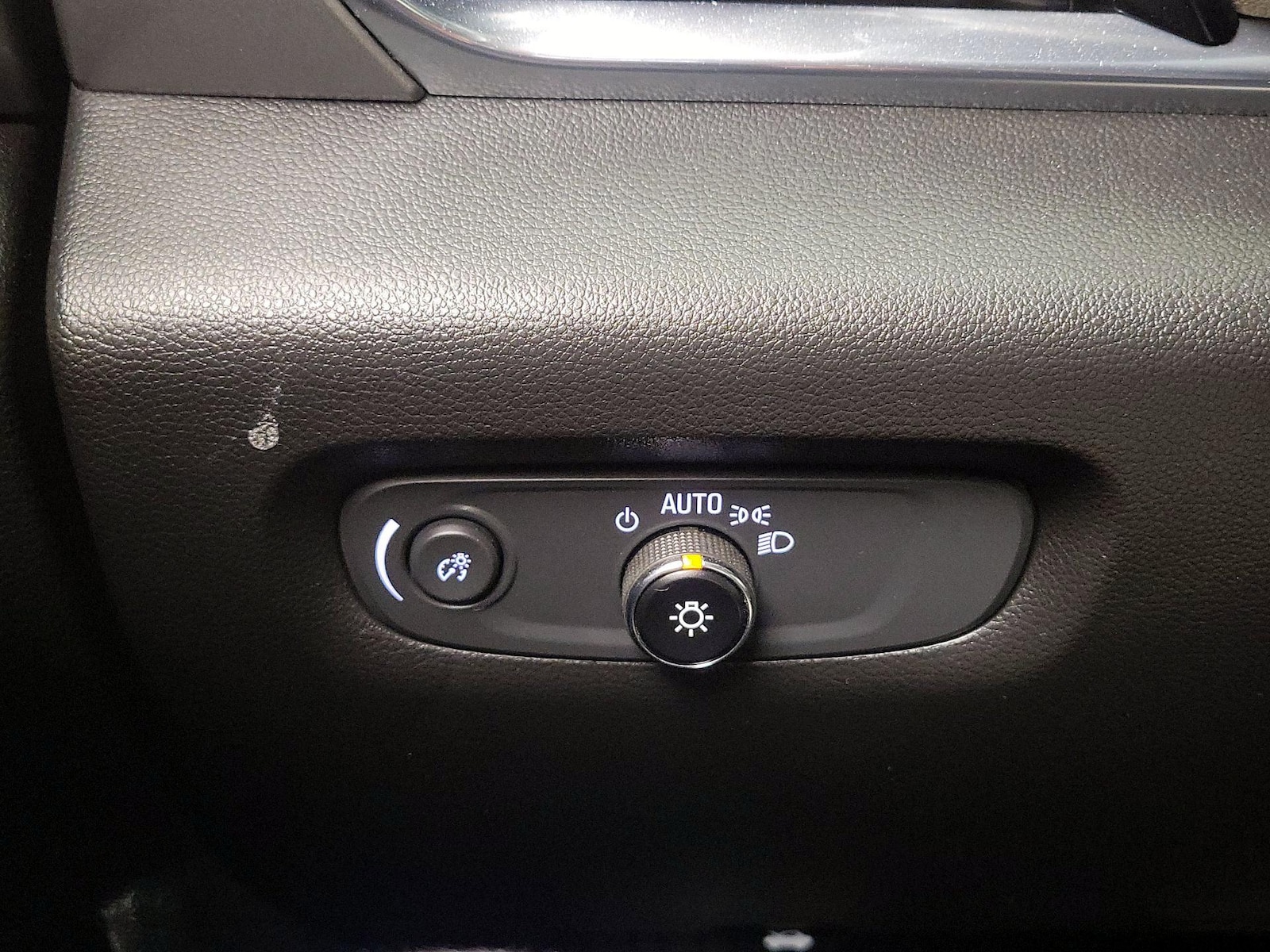 2023 Chevrolet Traverse LS - Photo 14