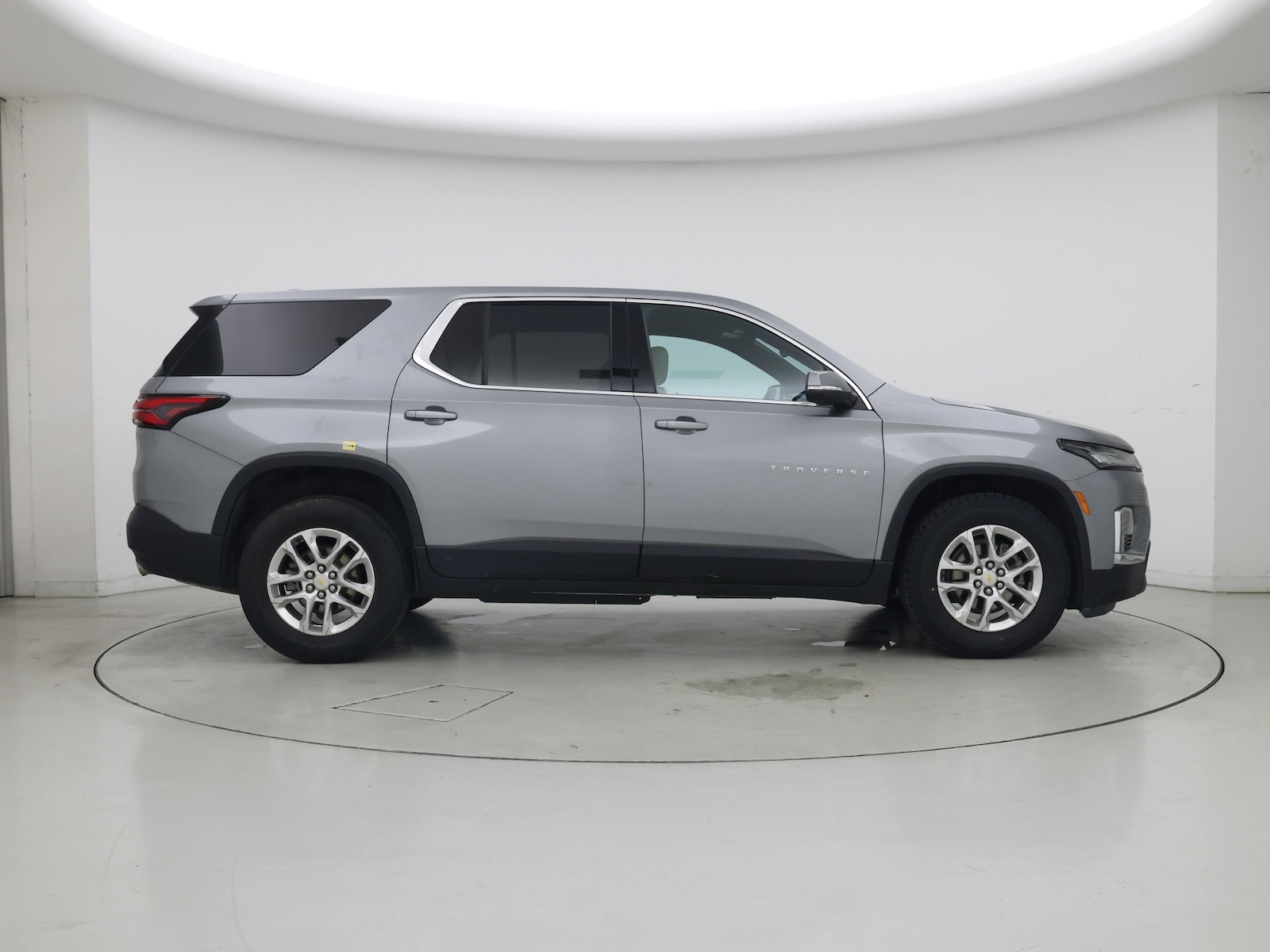 2023 Chevrolet Traverse LS - Photo 8