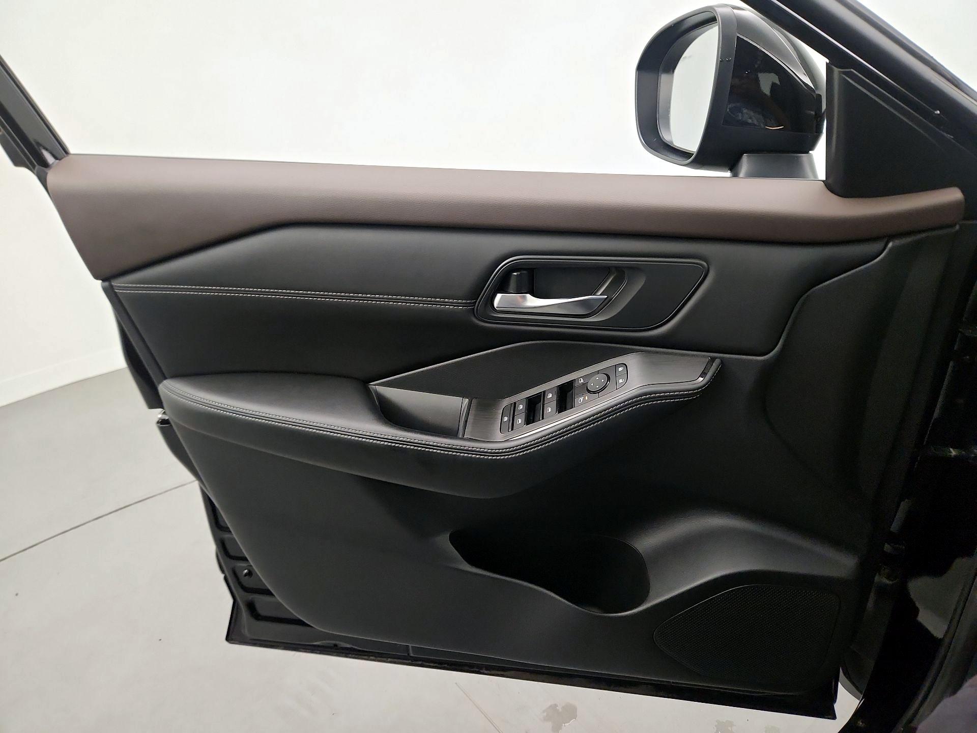 Thumbnail: 2023 Nissan Rogue - 12