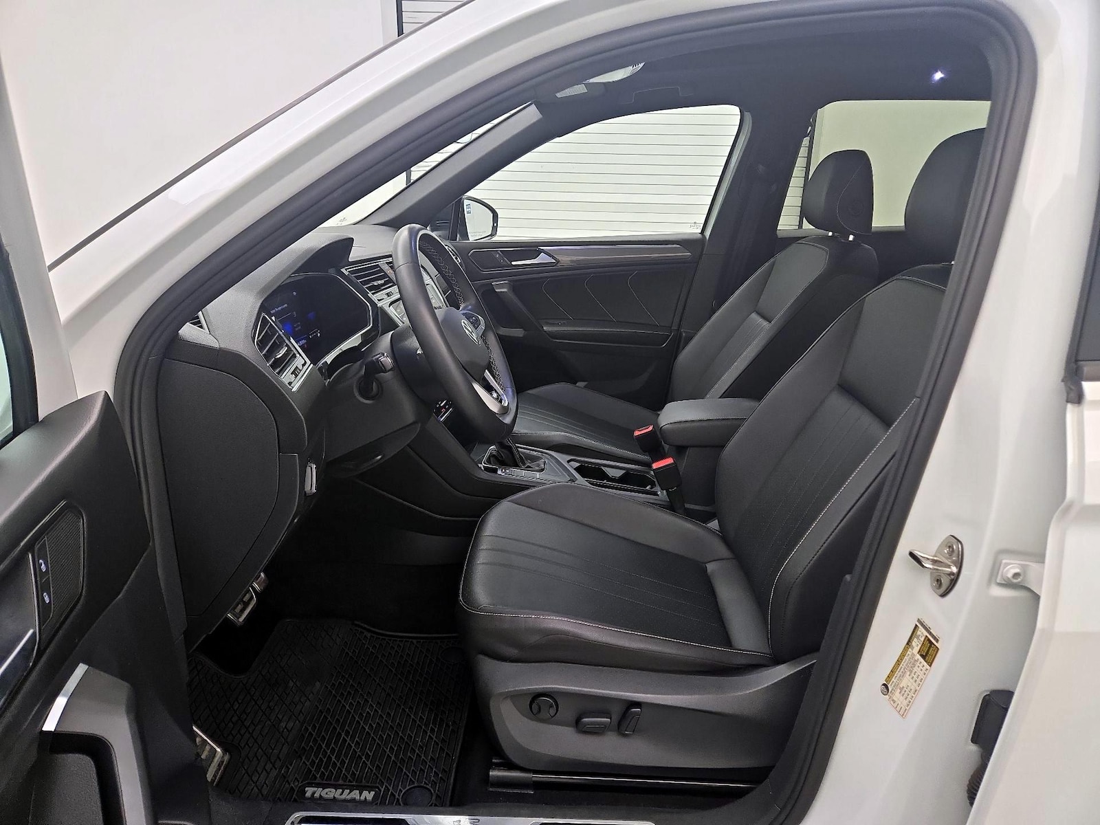 2023 Volkswagen Tiguan SE R-LINE BLACK - Photo 12