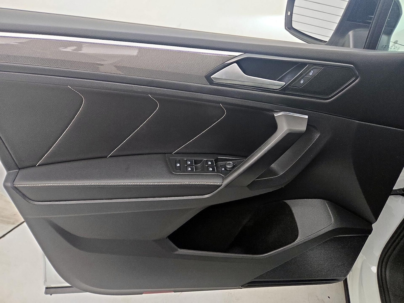2023 Volkswagen Tiguan SE R-LINE BLACK - Photo 13